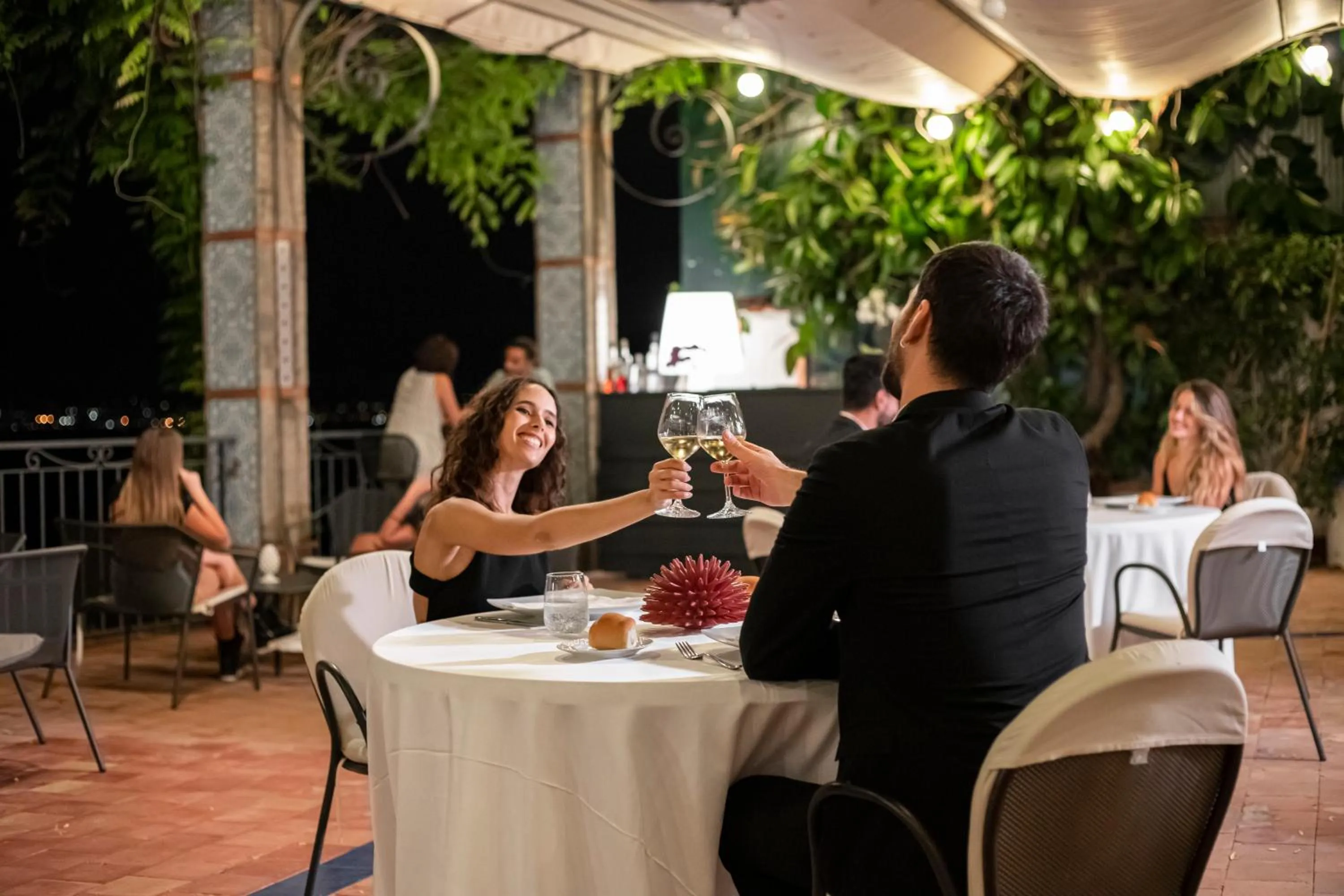 Restaurant/places to eat in Aequa Hotel