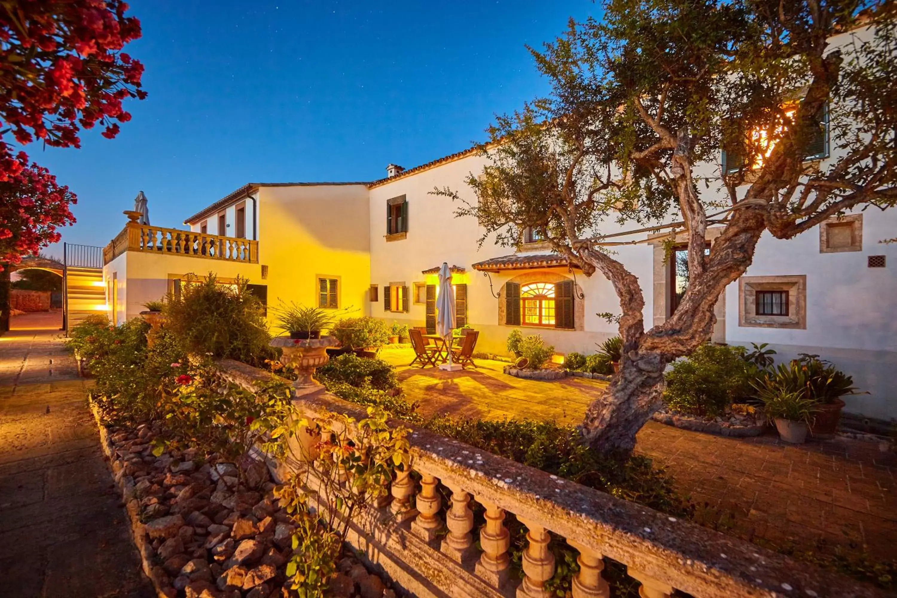 Garden, Property Building in Bennoc Petit Hotel