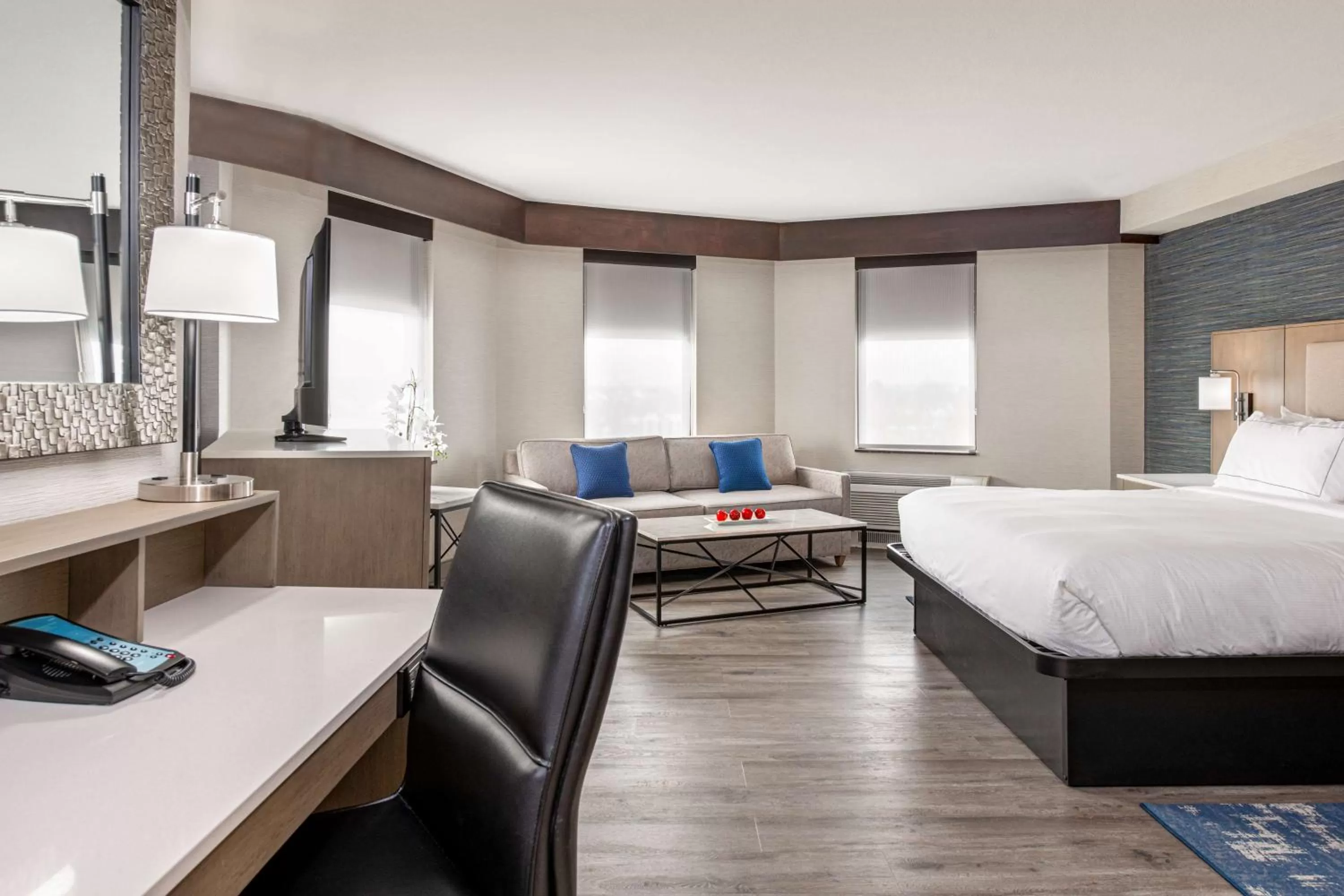 Bedroom, Bed in DoubleTree by Hilton Hotel Denver - Thornton