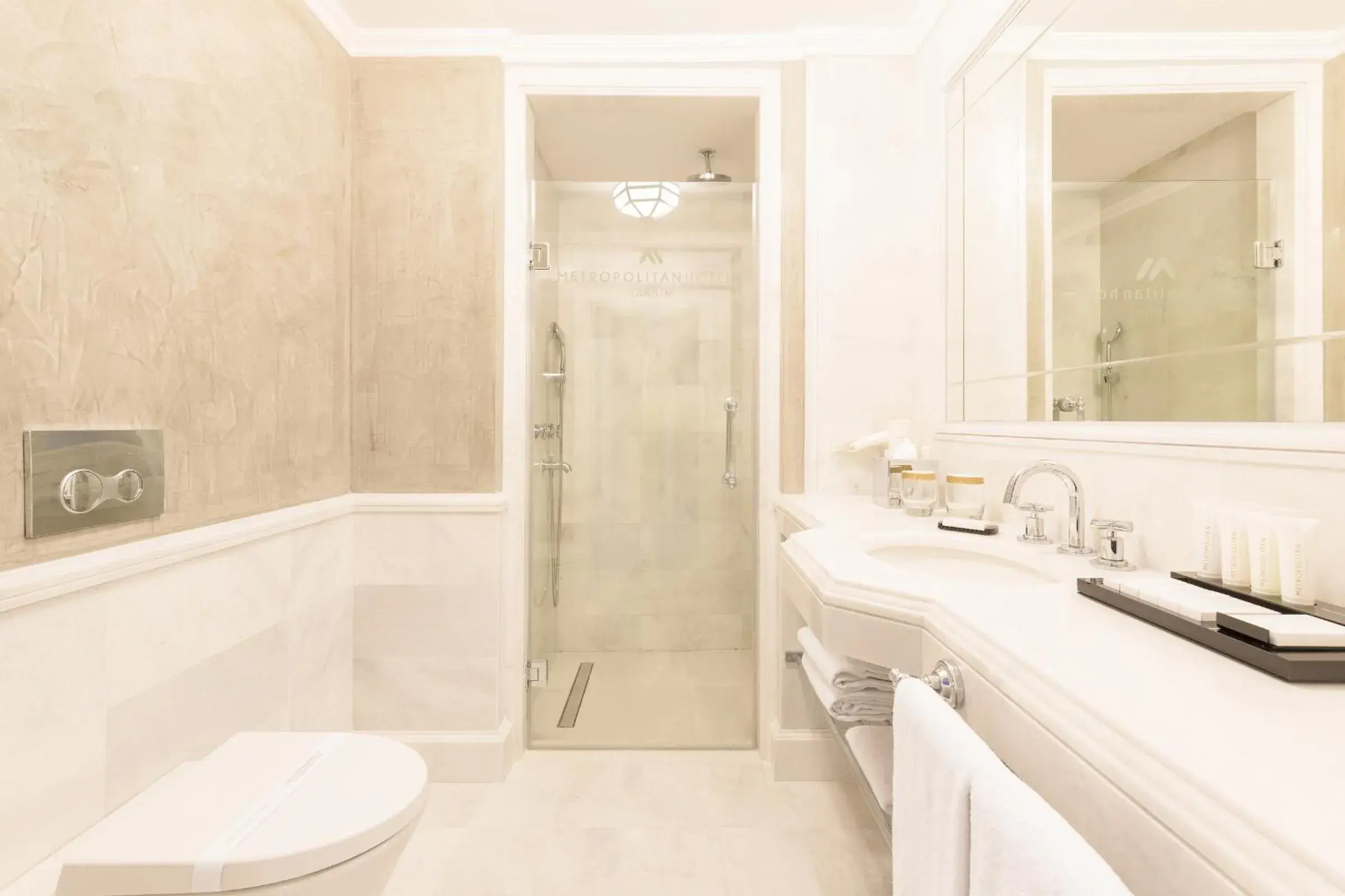Shower, Bathroom in Metropolitan Hotels Taksim