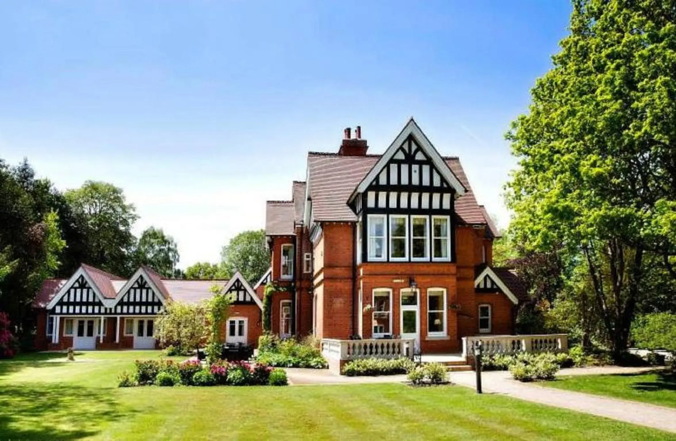 Facade/entrance, Property Building in The Dower House Hotel