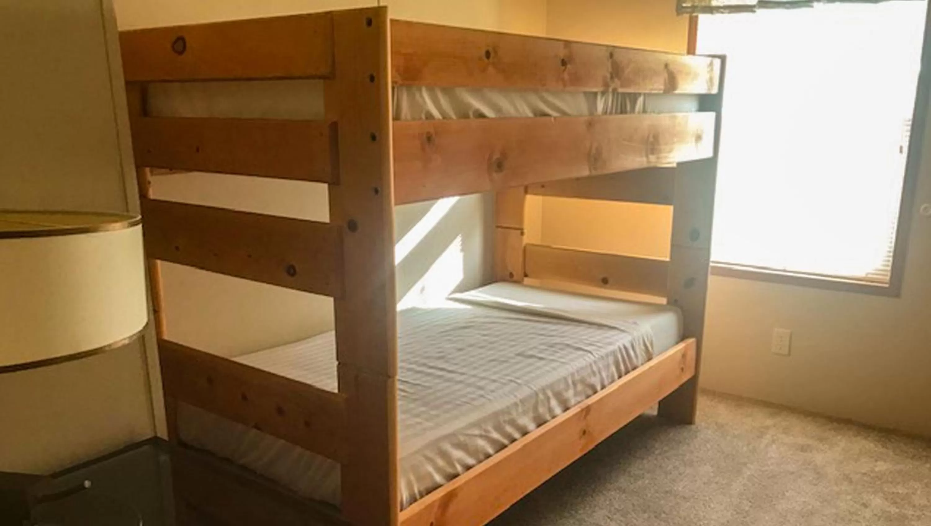 Photo of the whole room, Bed in Ticaboo Lodge