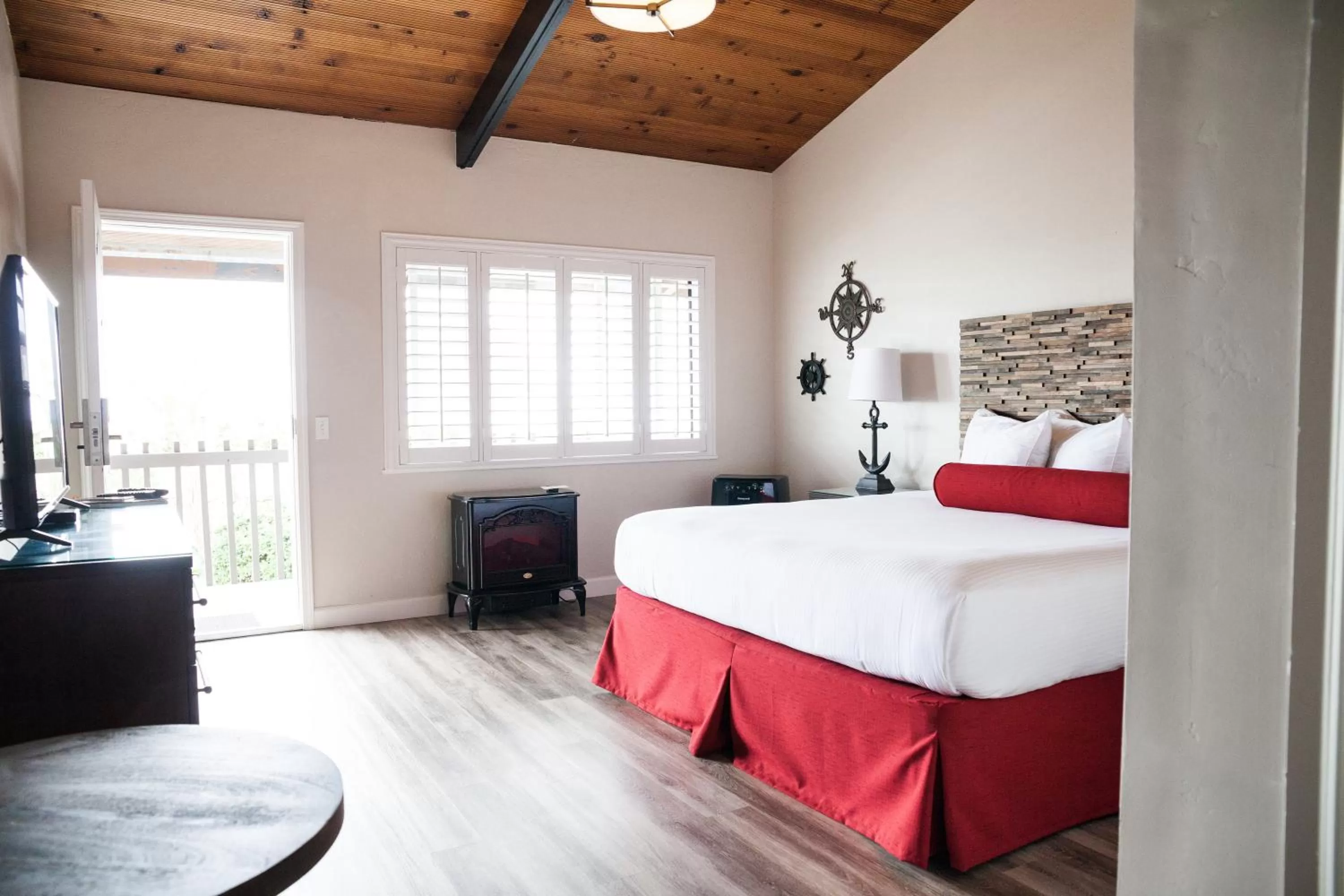 Bed in The Landing at Morro Bay