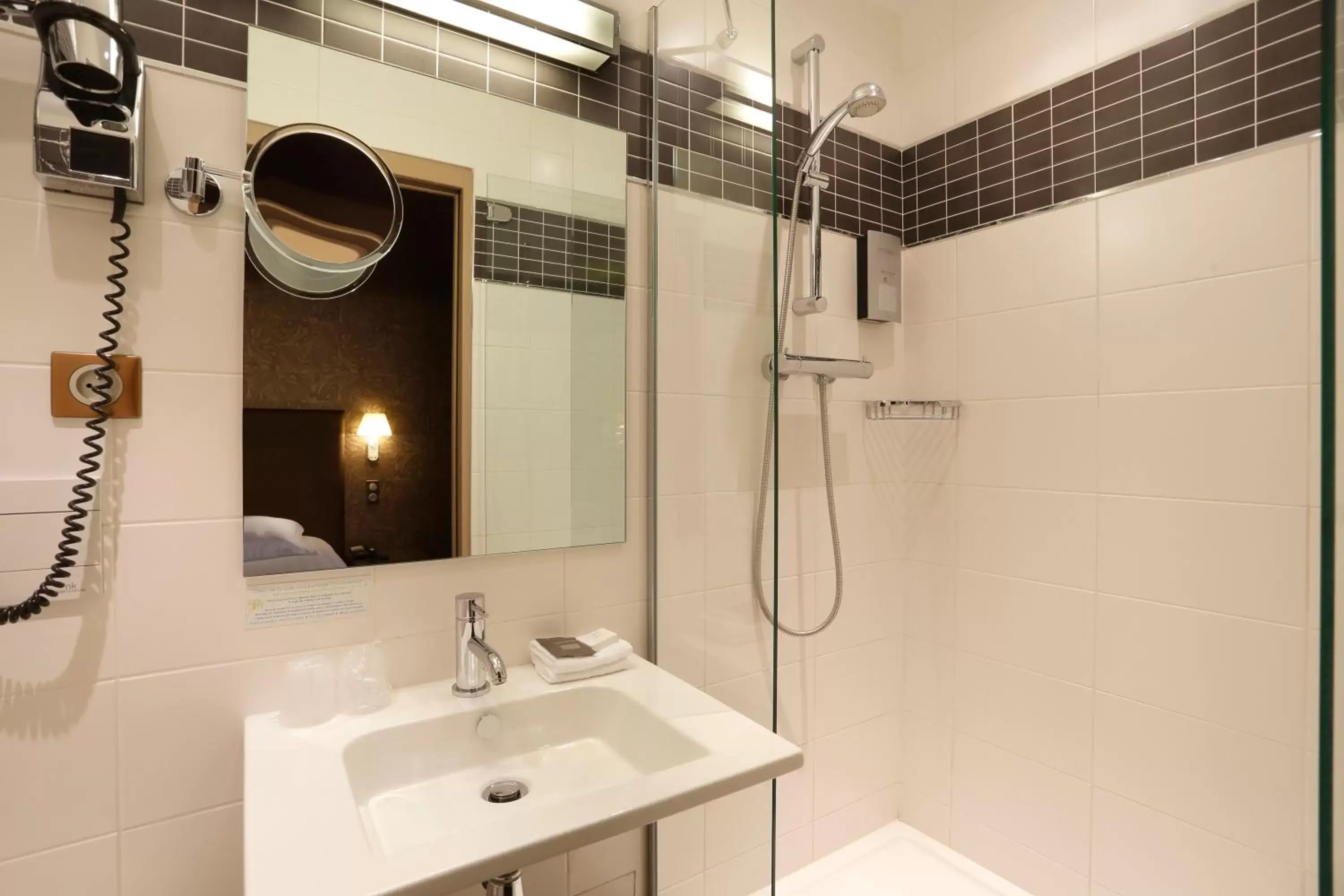 Bathroom in Hôtel de Paris