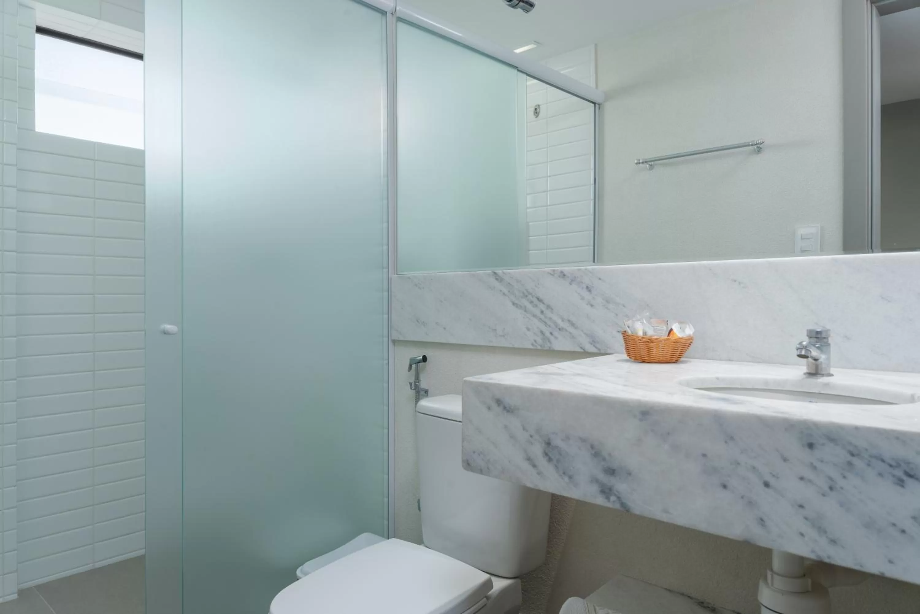 Bathroom in Vistamar Hotel