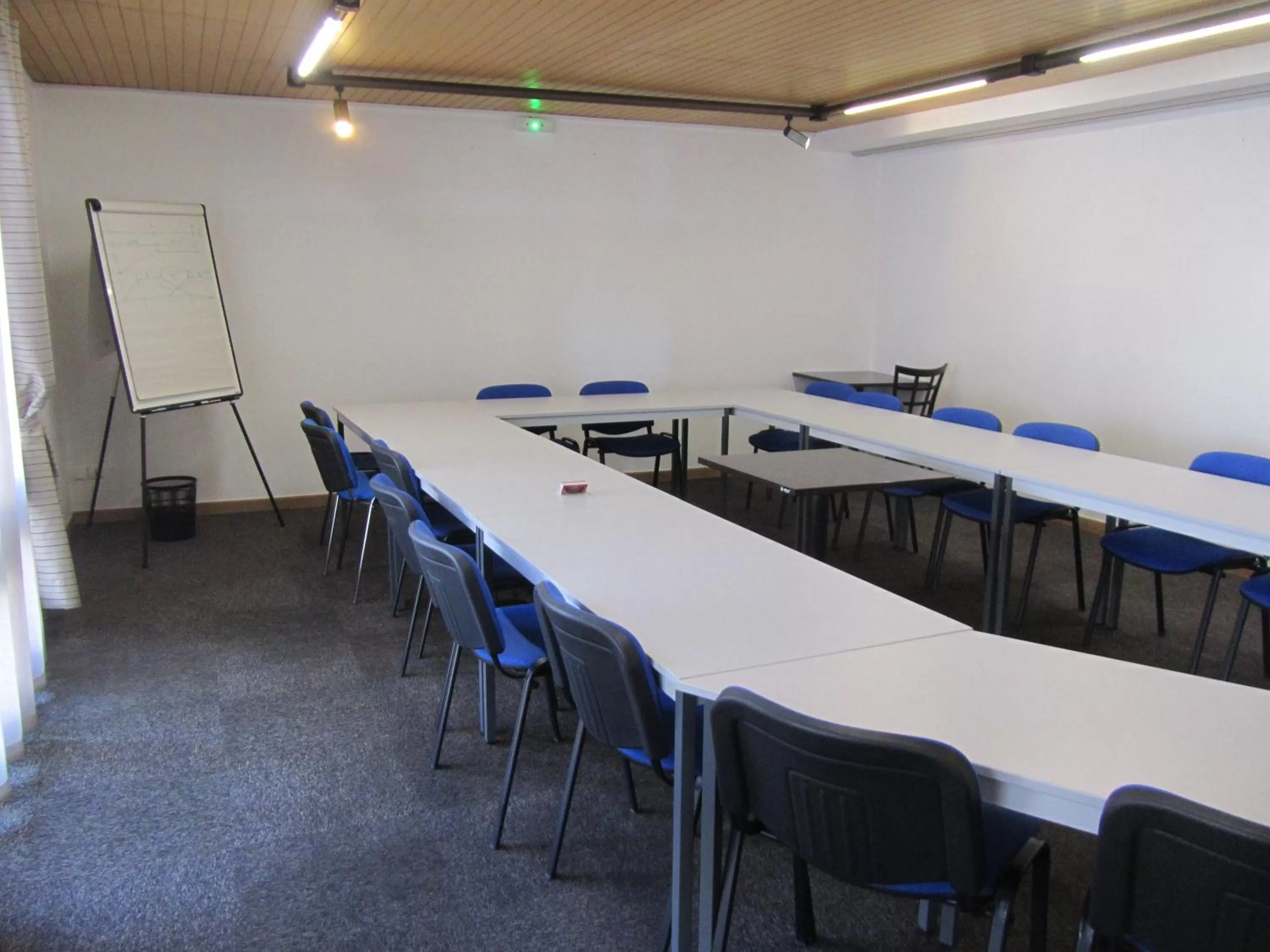 Meeting/conference room in Hôtel - Restaurant Le Saint Joseph