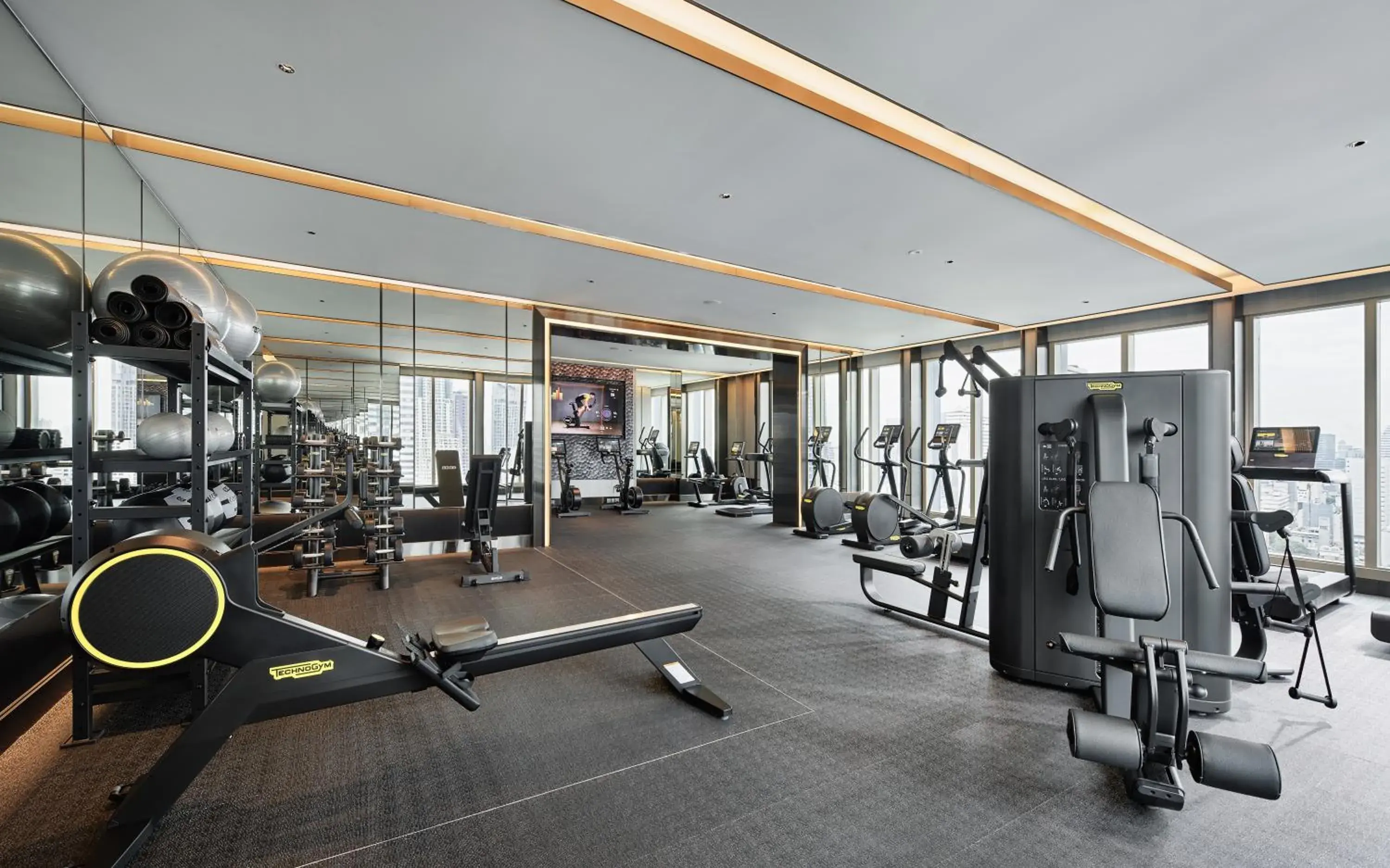 Fitness centre/facilities in Grande Centre Point Surawong Bangkok Fitness centre/facilities in Grande Centre Point Surawong Bangkok
