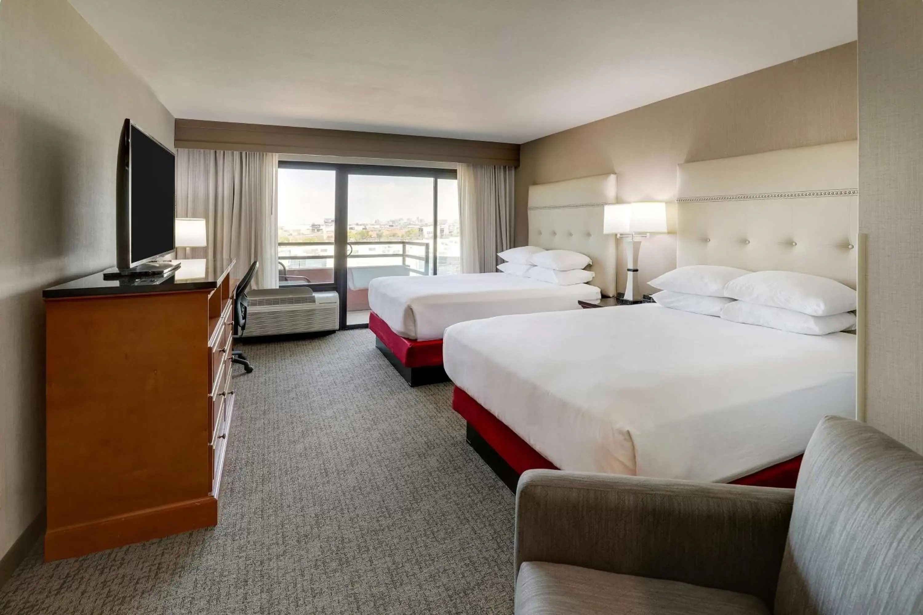Bedroom in Drury Inn & Suites Phoenix Airport