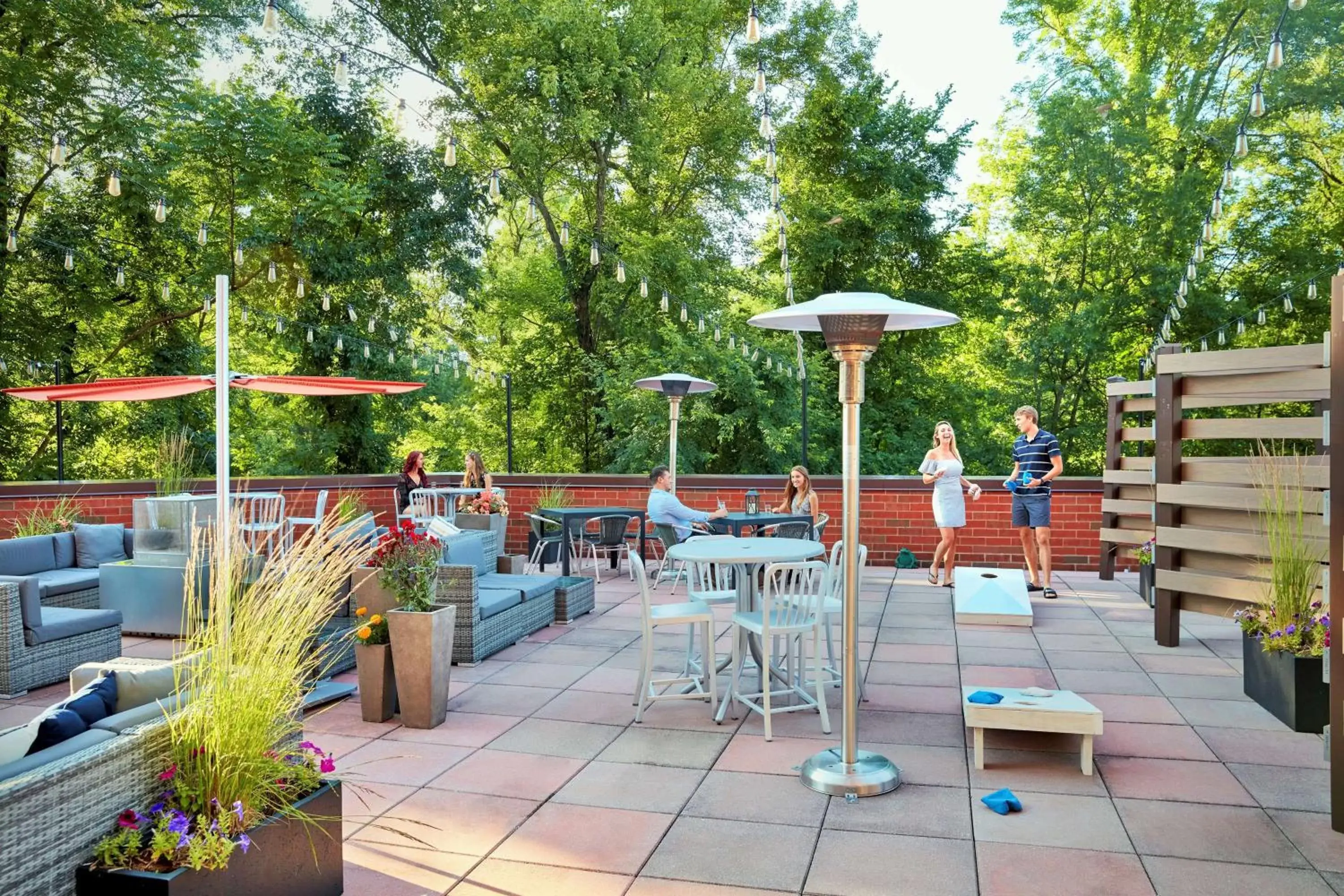 Lounge or bar in Hilton Short Hills Lounge or bar in Hilton Short Hills