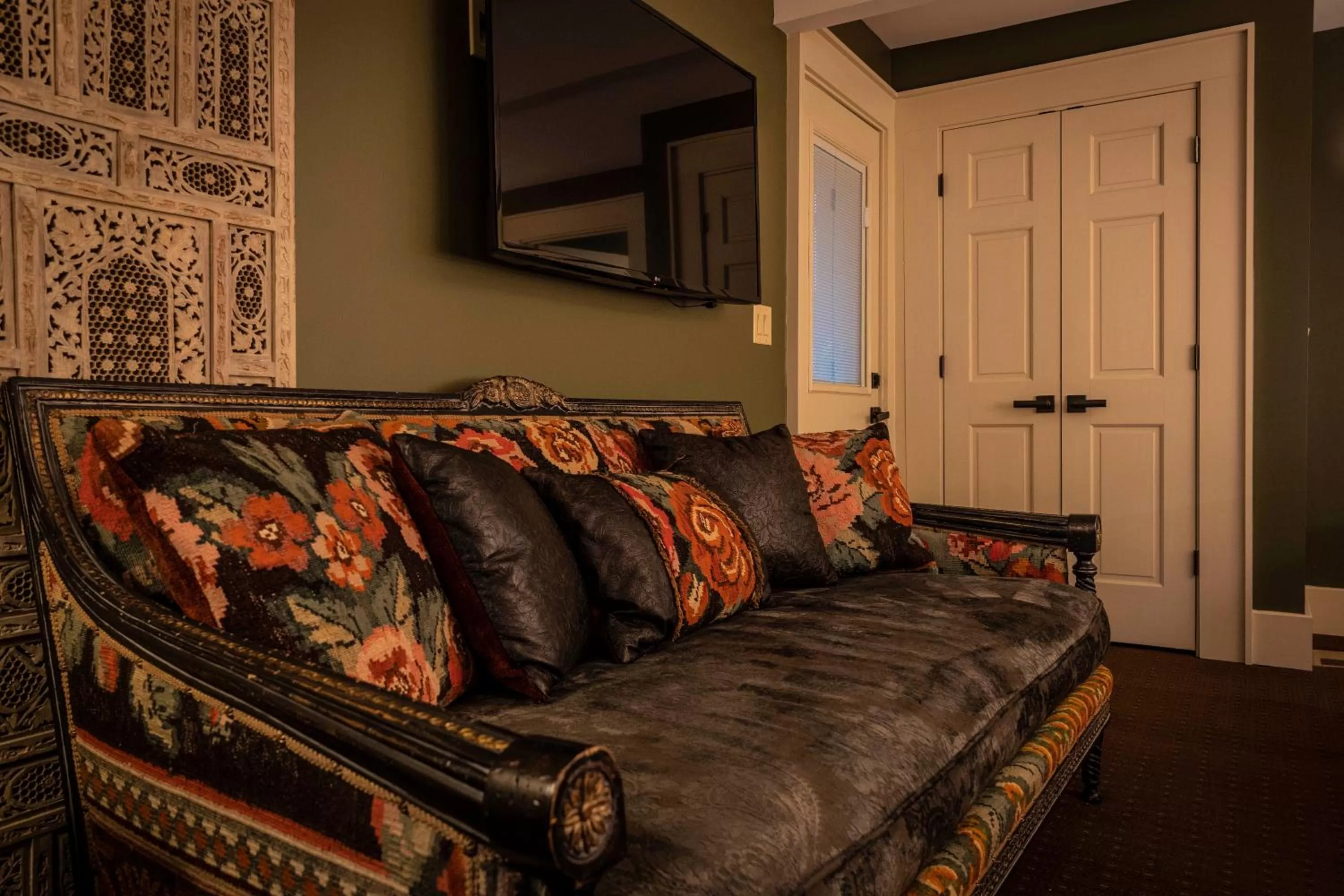 Seating area in Hotel Broad Ripple
