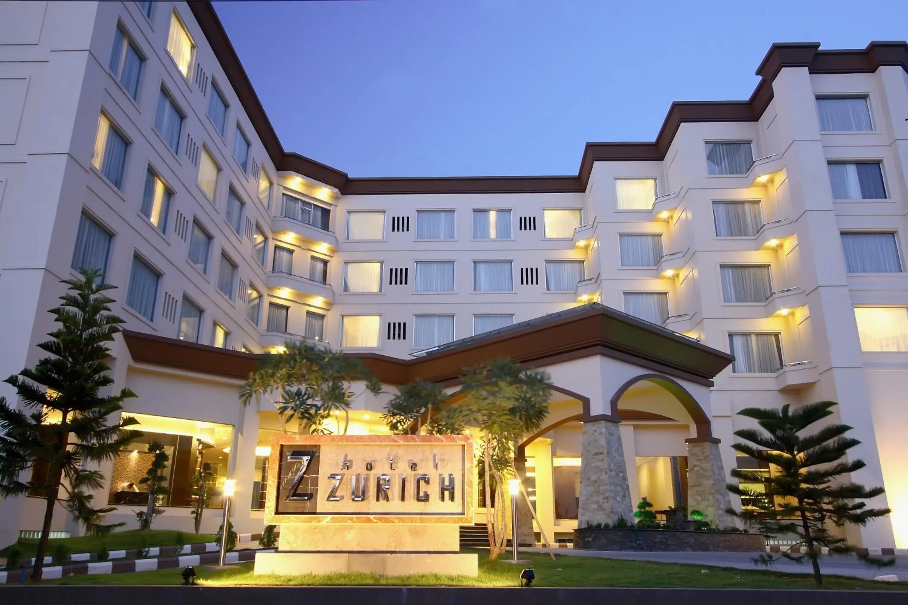 Facade/entrance in Zurich Hotel Balikpapan Facade/entrance in Zurich Hotel Balikpapan