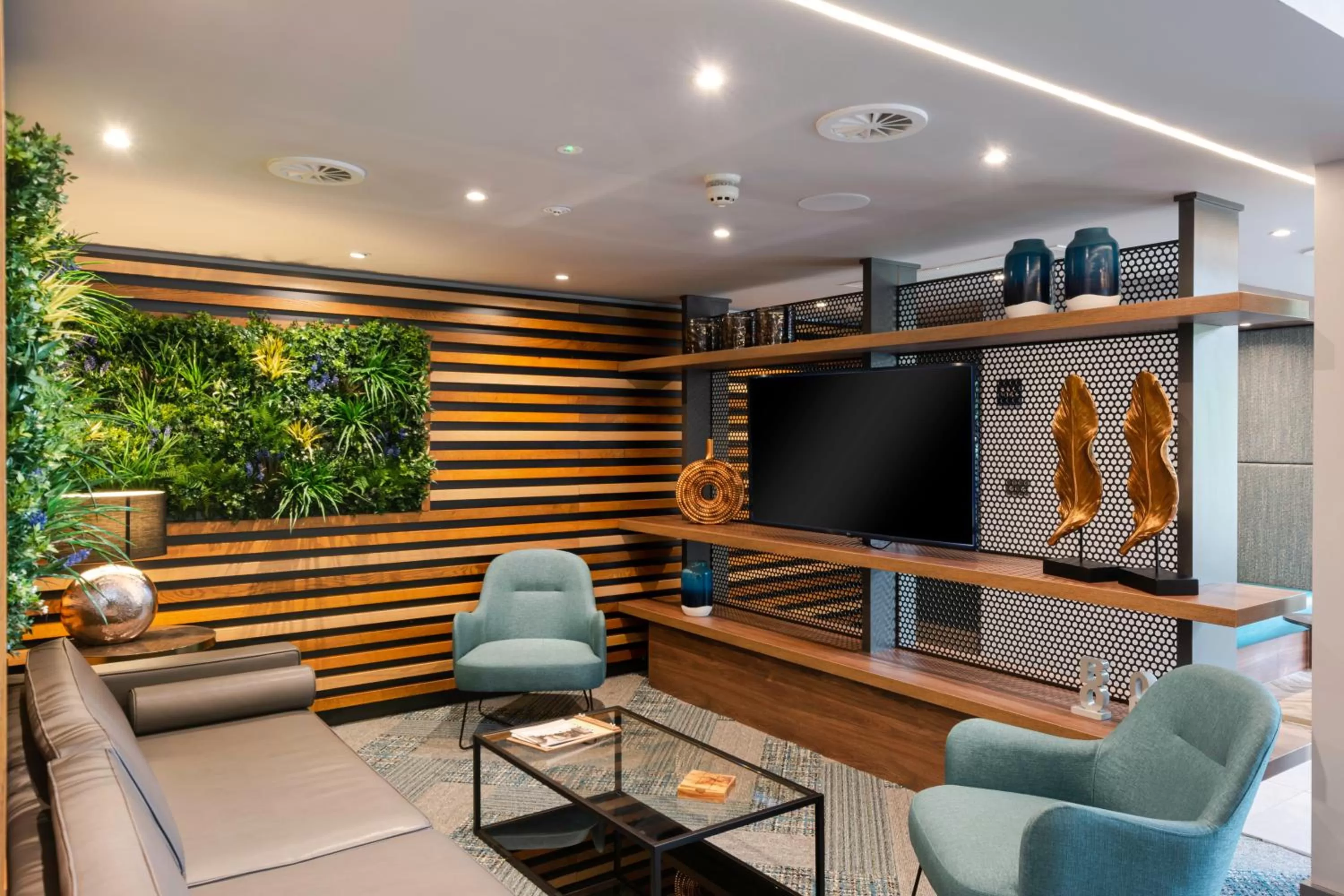 Seating area in Roomzzz York City