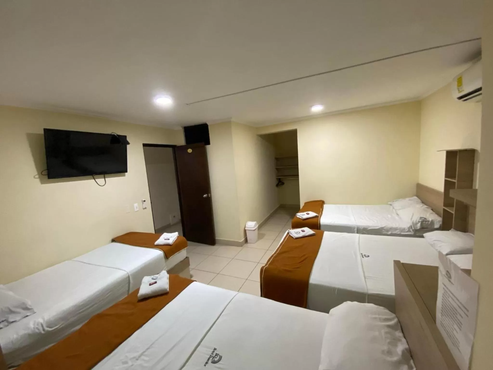 Bed in Hotel Ruiseñor Itagui