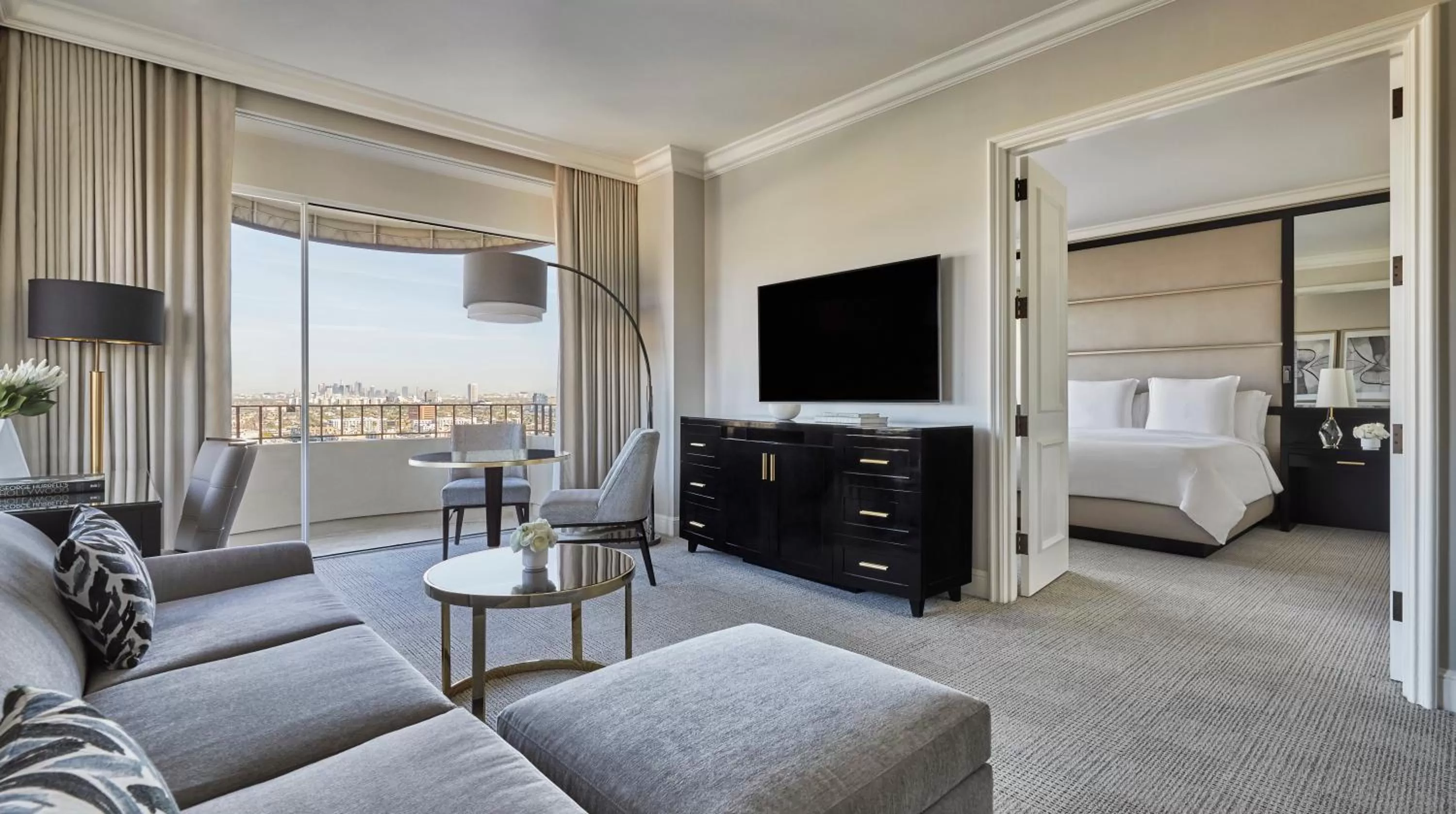 Communal lounge/ TV room, Bed in Four Seasons Hotel Los Angeles at Beverly Hills