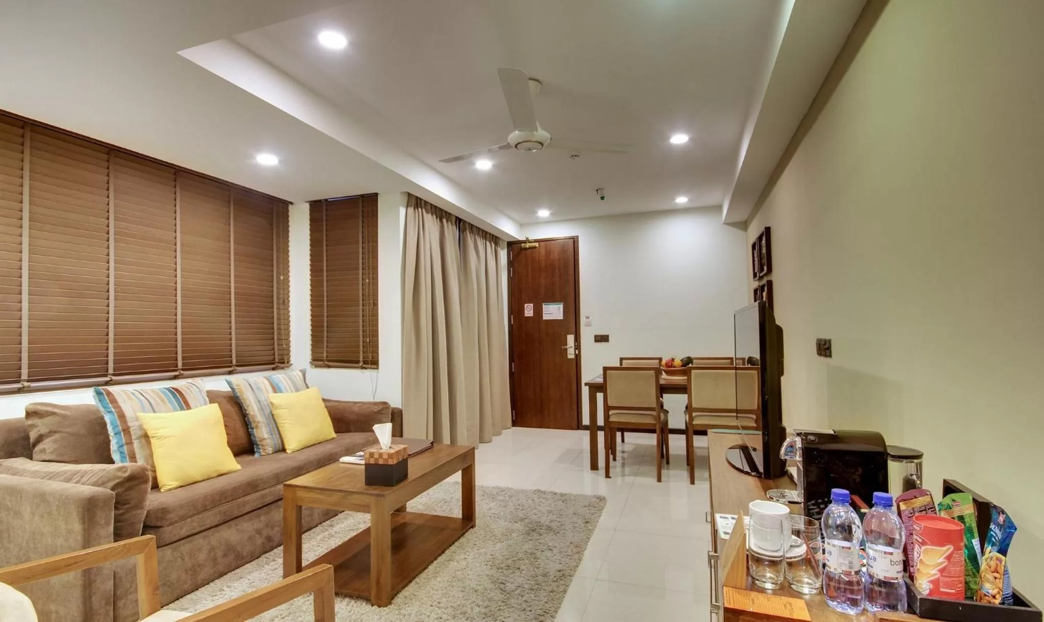 Coffee/tea facilities in The Somerset Hotel