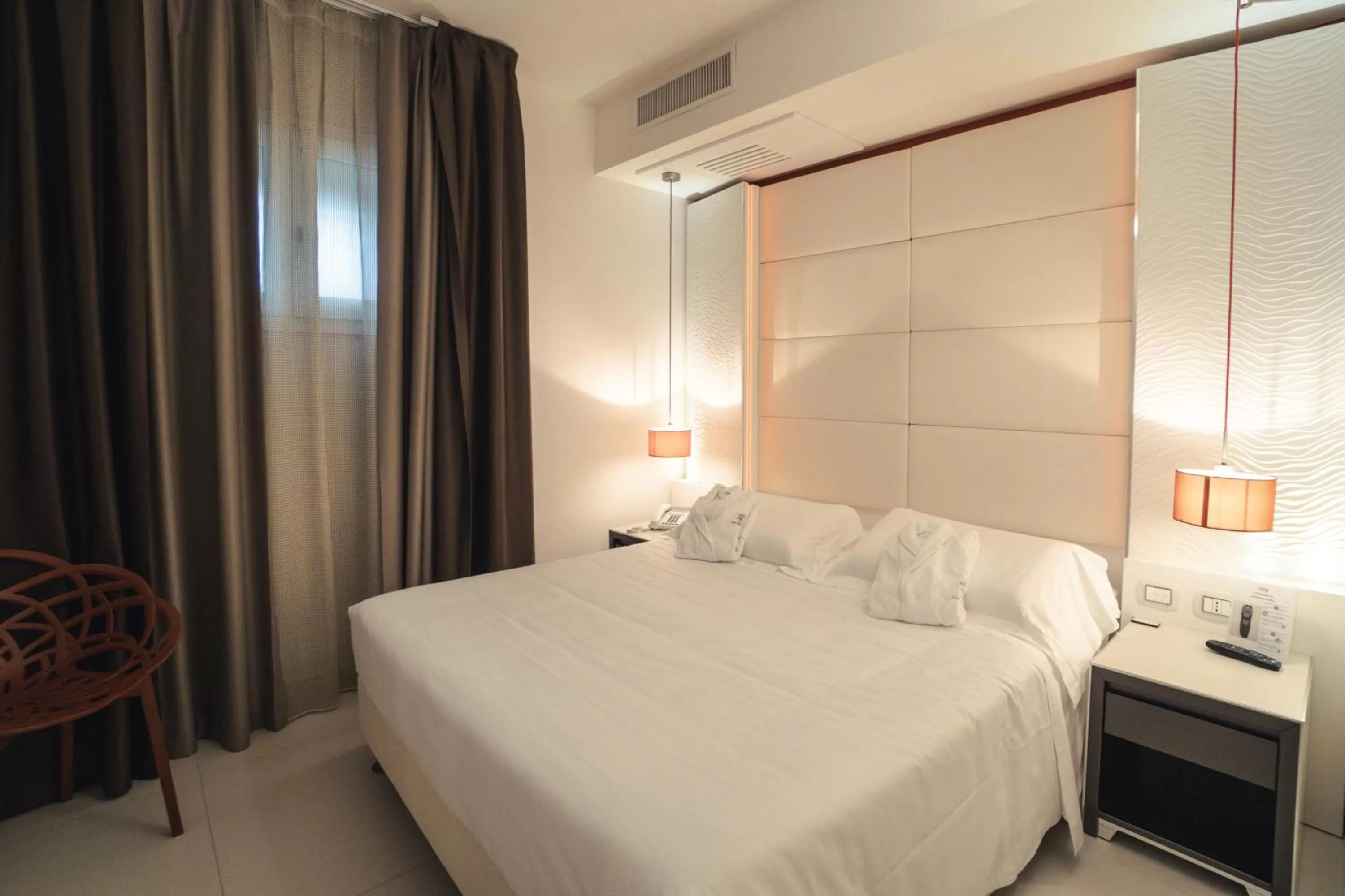 Bedroom, Bed in Best Western Plus Hotel Perla Del Porto