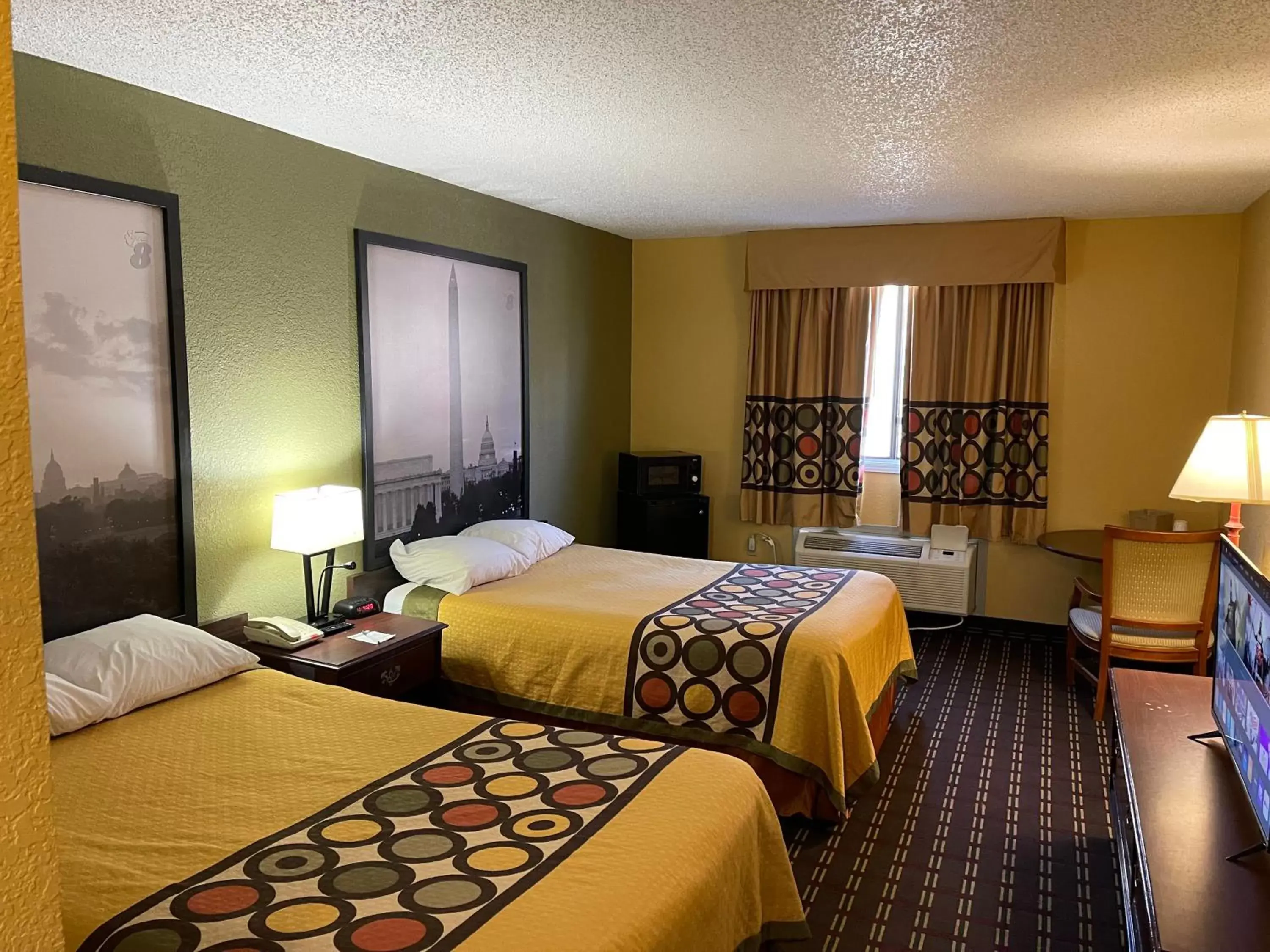 Bed in Super 8 by Wyndham Hancock MD Bed in Super 8 by Wyndham Hancock MD