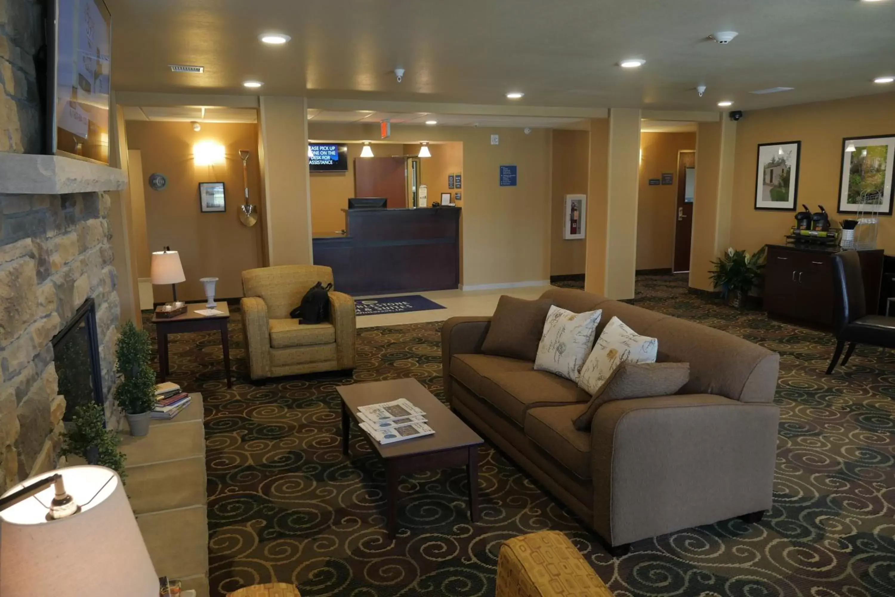 Lobby or reception in Cobblestone Inn & Suites-Winterset Lobby or reception in Cobblestone Inn & Suites-Winterset
