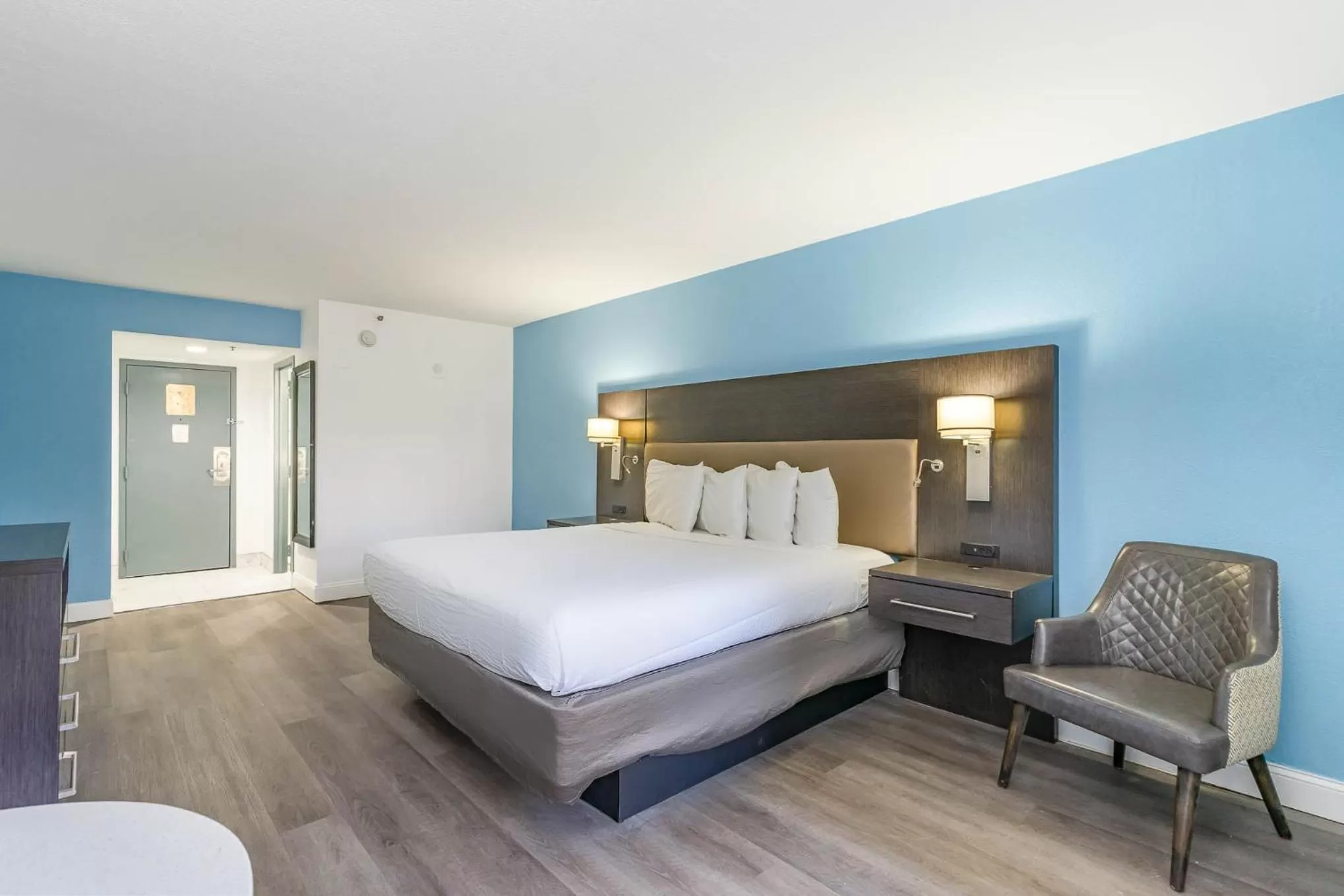 Bed in Sun N Sand Resort