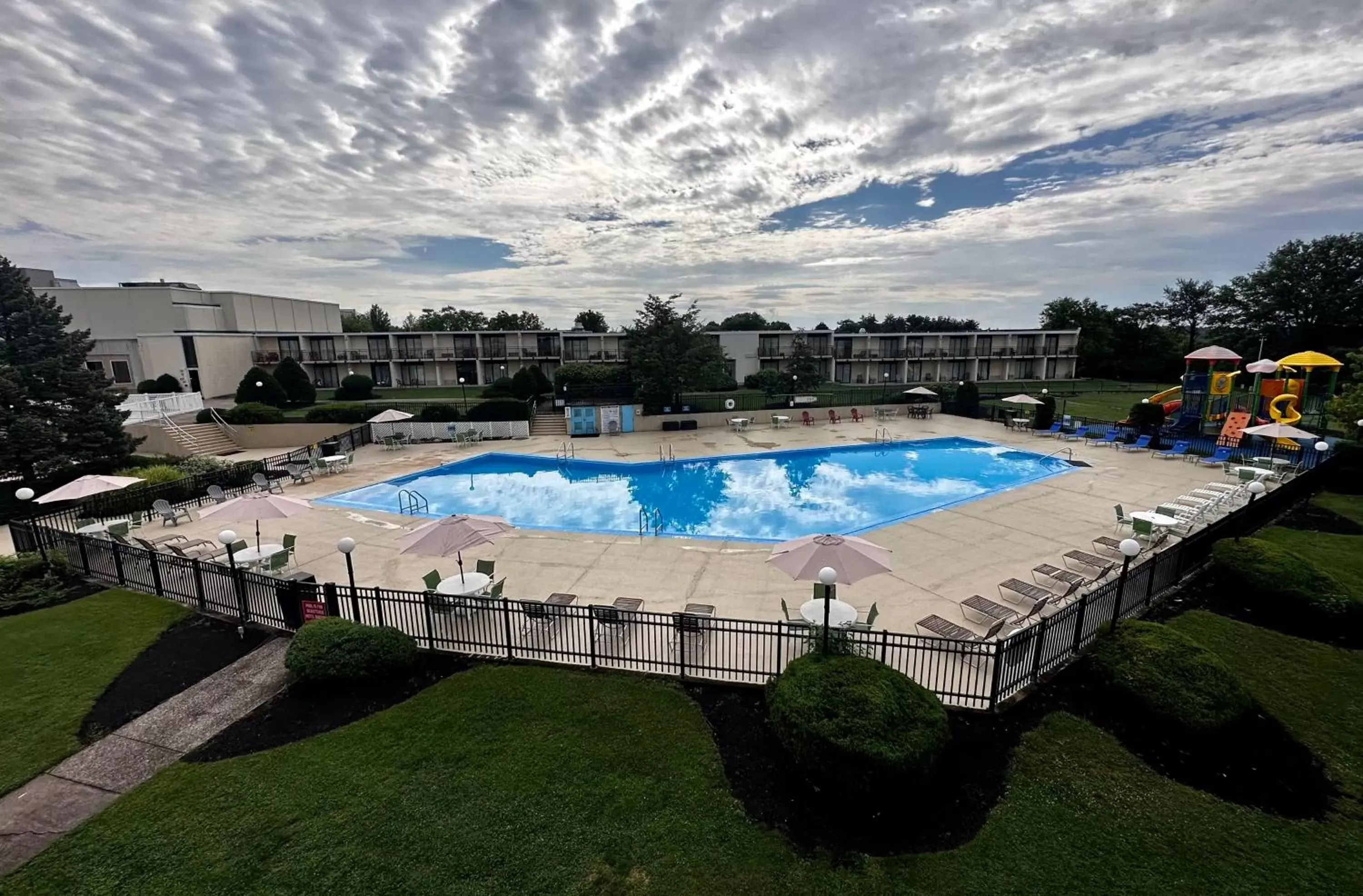 Swimming Pool in Red Lion Hotel Harrisburg Hershey