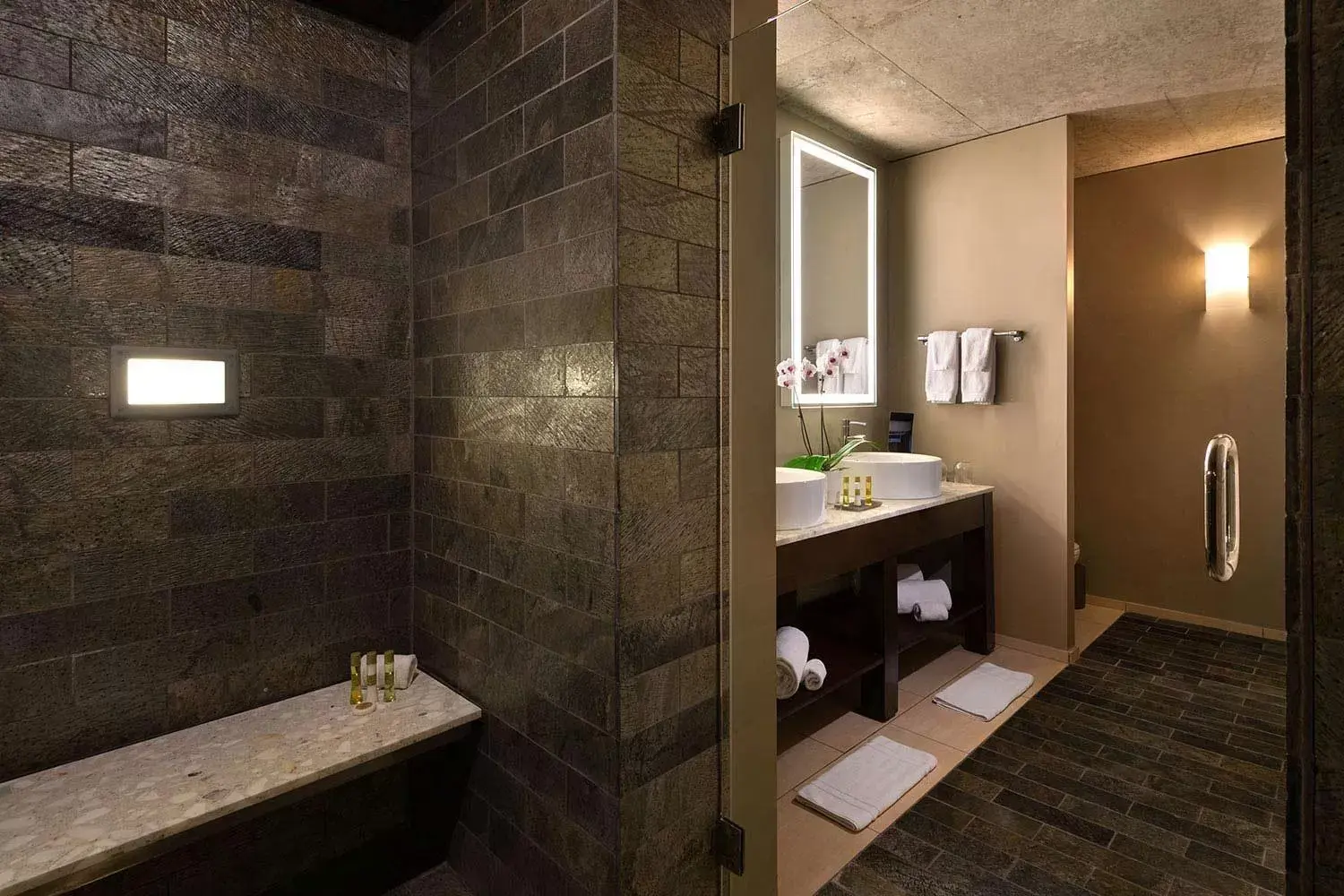 Spa and wellness centre/facilities, Bathroom in Eurostars Magnificent Mile