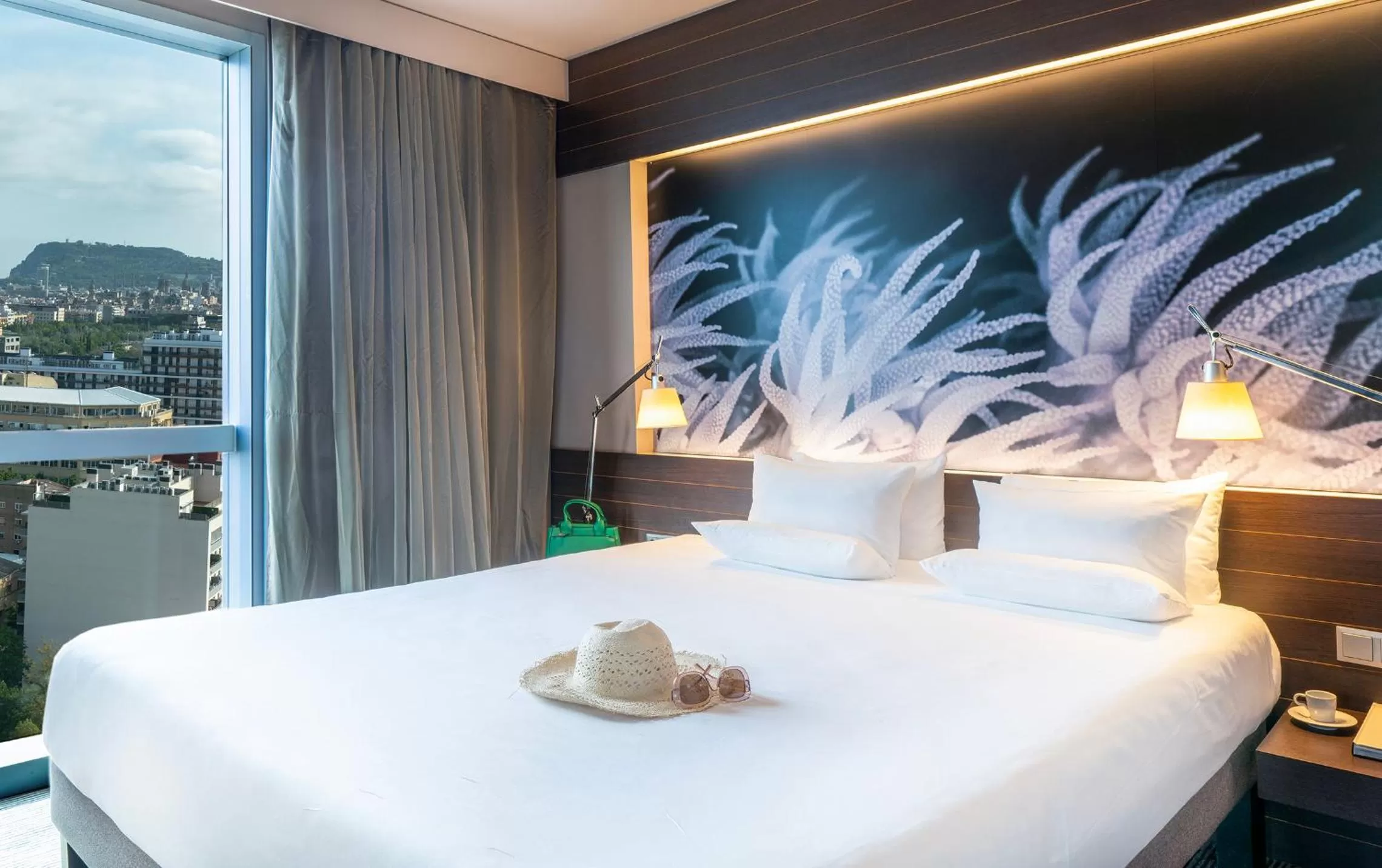 City view, Bed in Novotel Barcelona City