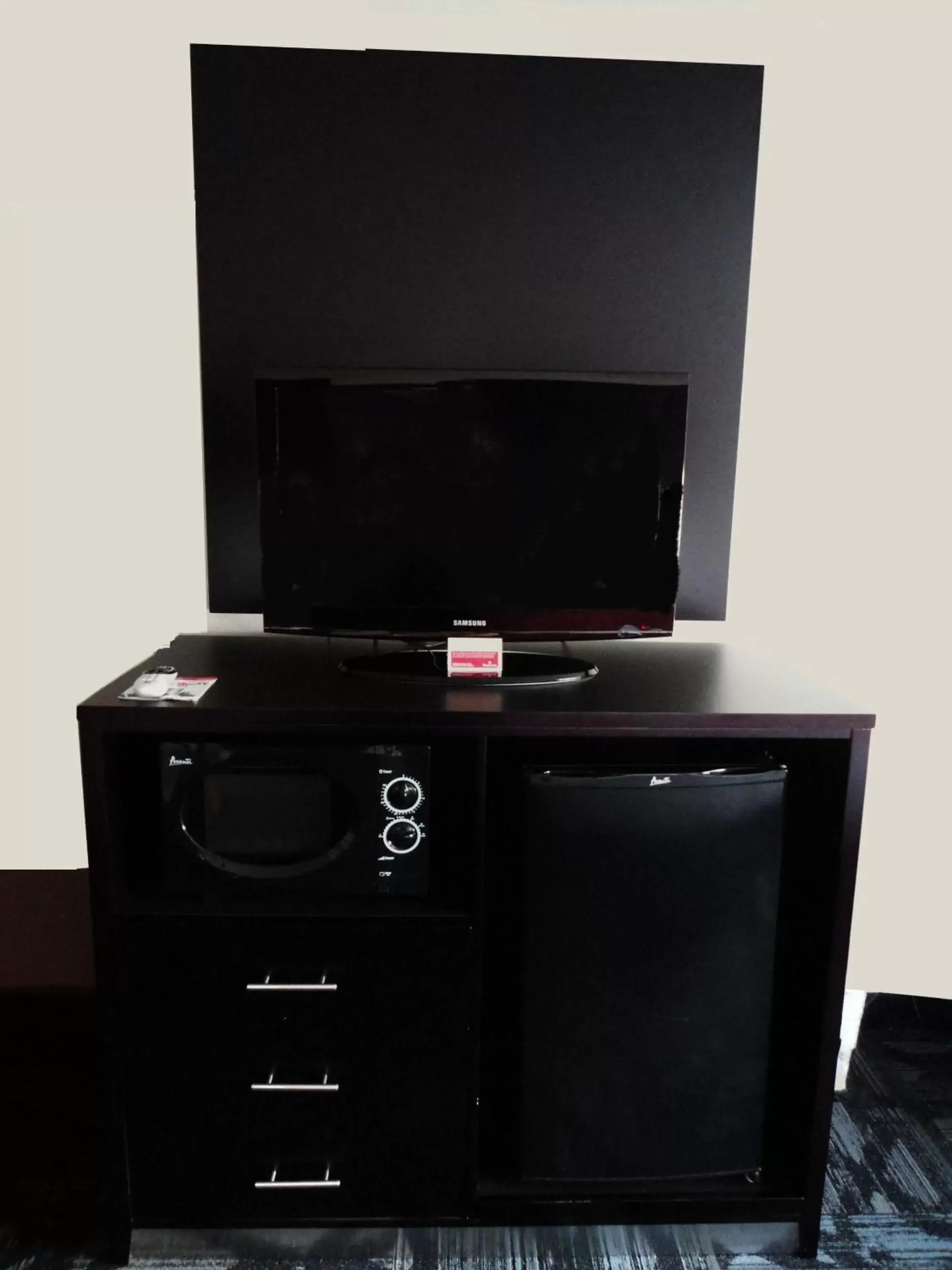 TV and multimedia, TV/Entertainment Center in Ramada by Wyndham Tuscaloosa