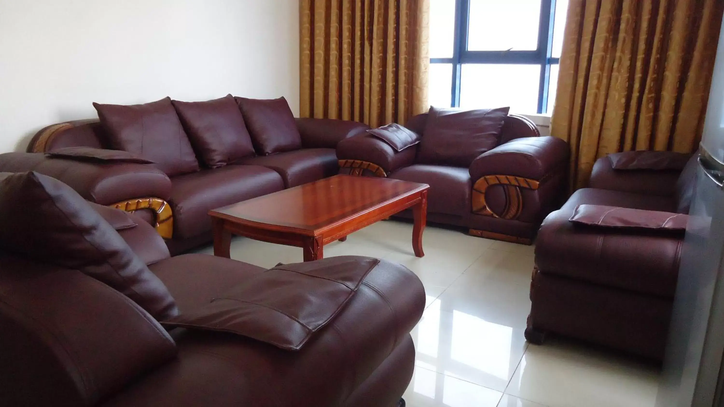 Living room, Seating Area in Rainbow Hotel