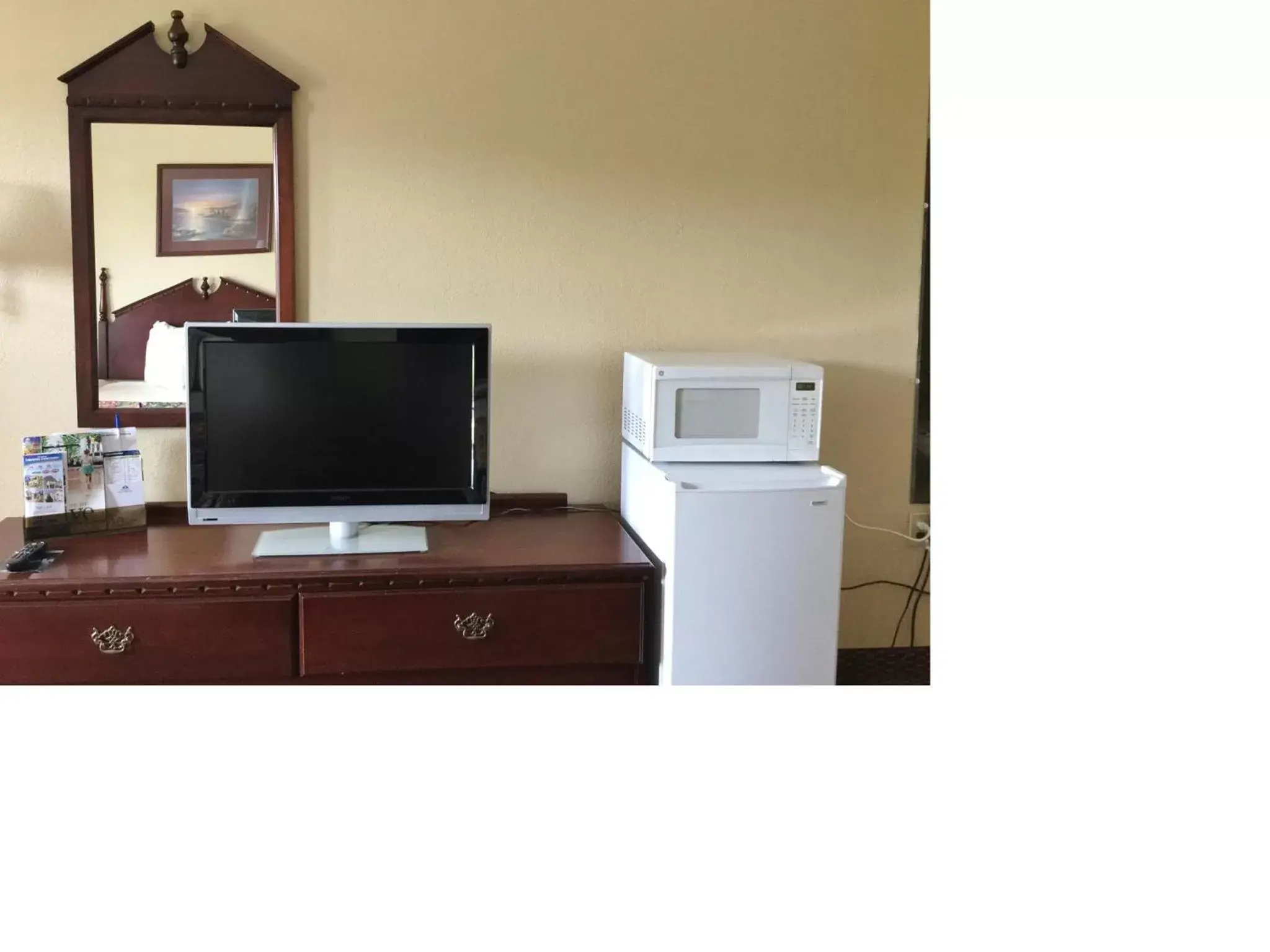 Other, TV/Entertainment Center in Americas Best Value Inn & Suites - Little Rock - Maumelle