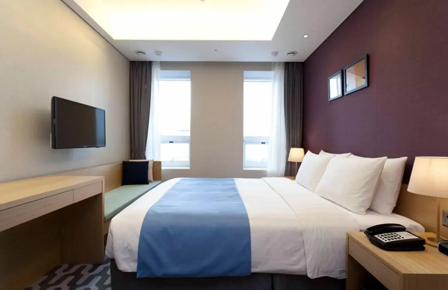 Photo of the whole room, Bed in Days Hotel by Wyndham Seoul Myeongdong