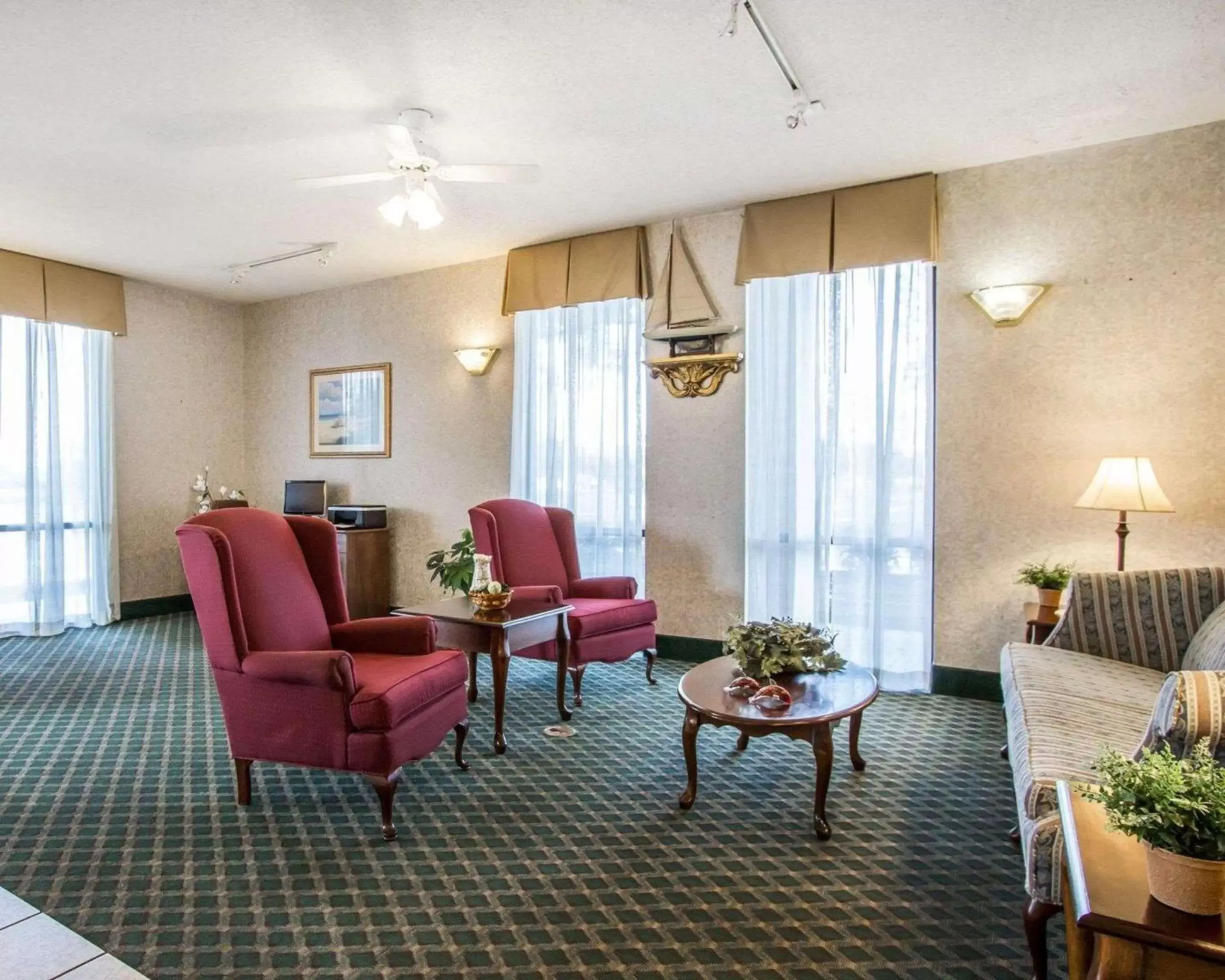 Lobby or reception, Seating Area in Quality Inn Foley