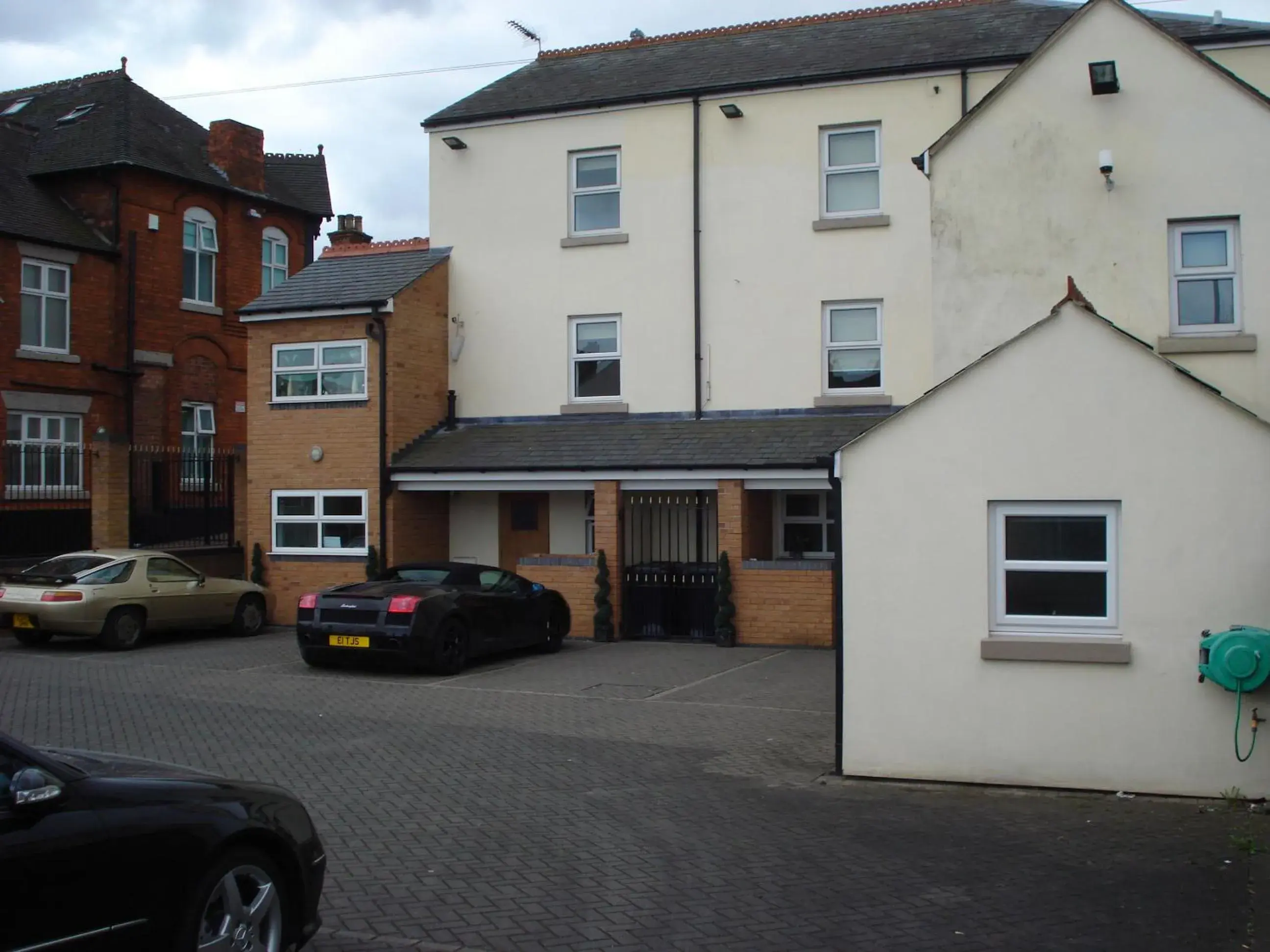 Property Building in Earle House Serviced Apartments