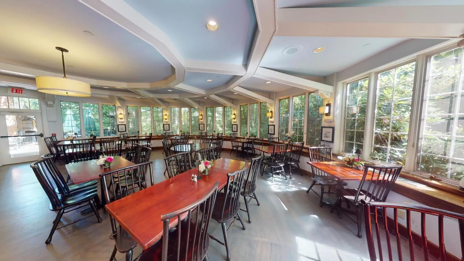 Restaurant/places to eat in Avon Old Farms Hotel