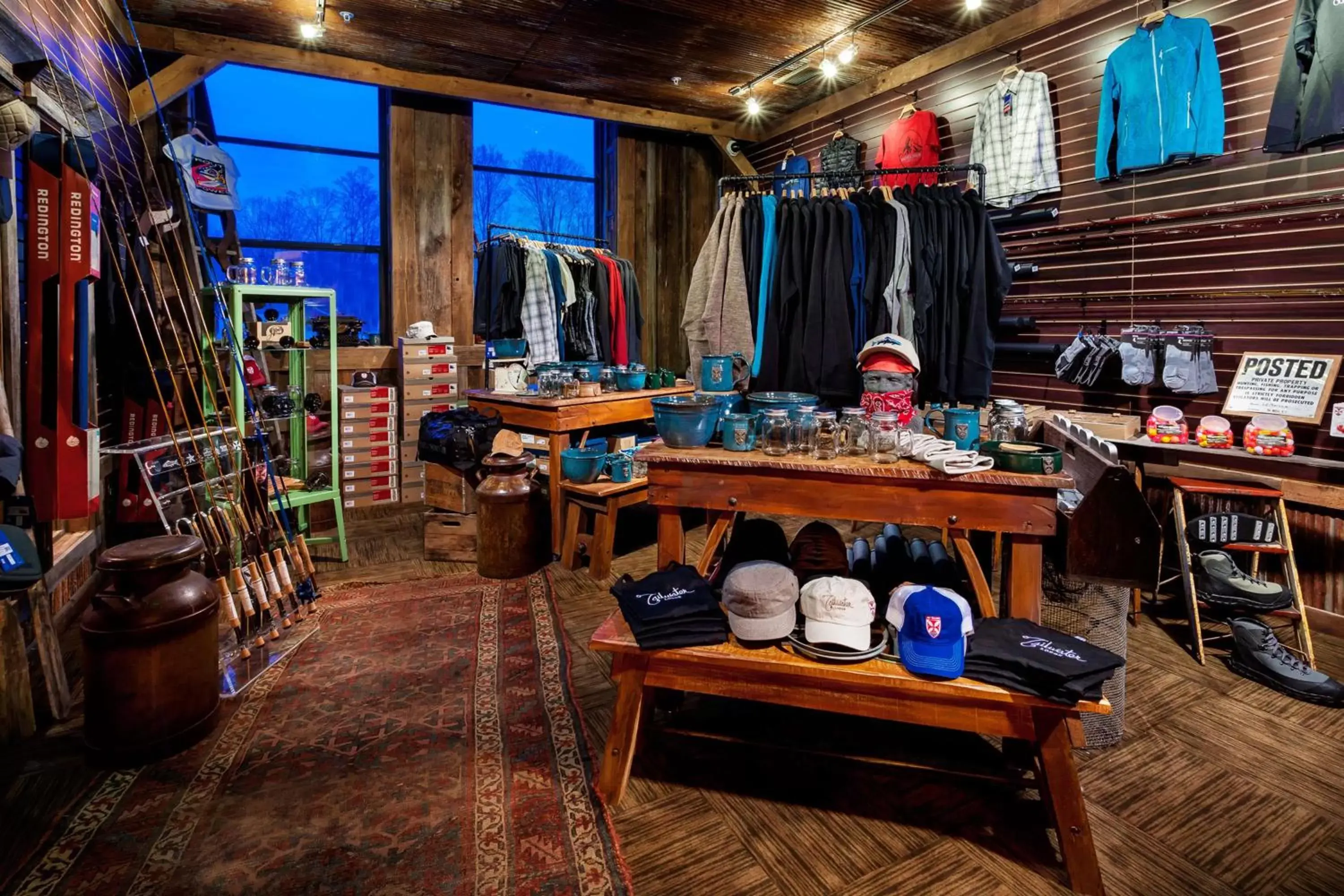 On-site shops in Tailwater Lodge Altmar, Tapestry Collection By Hilton