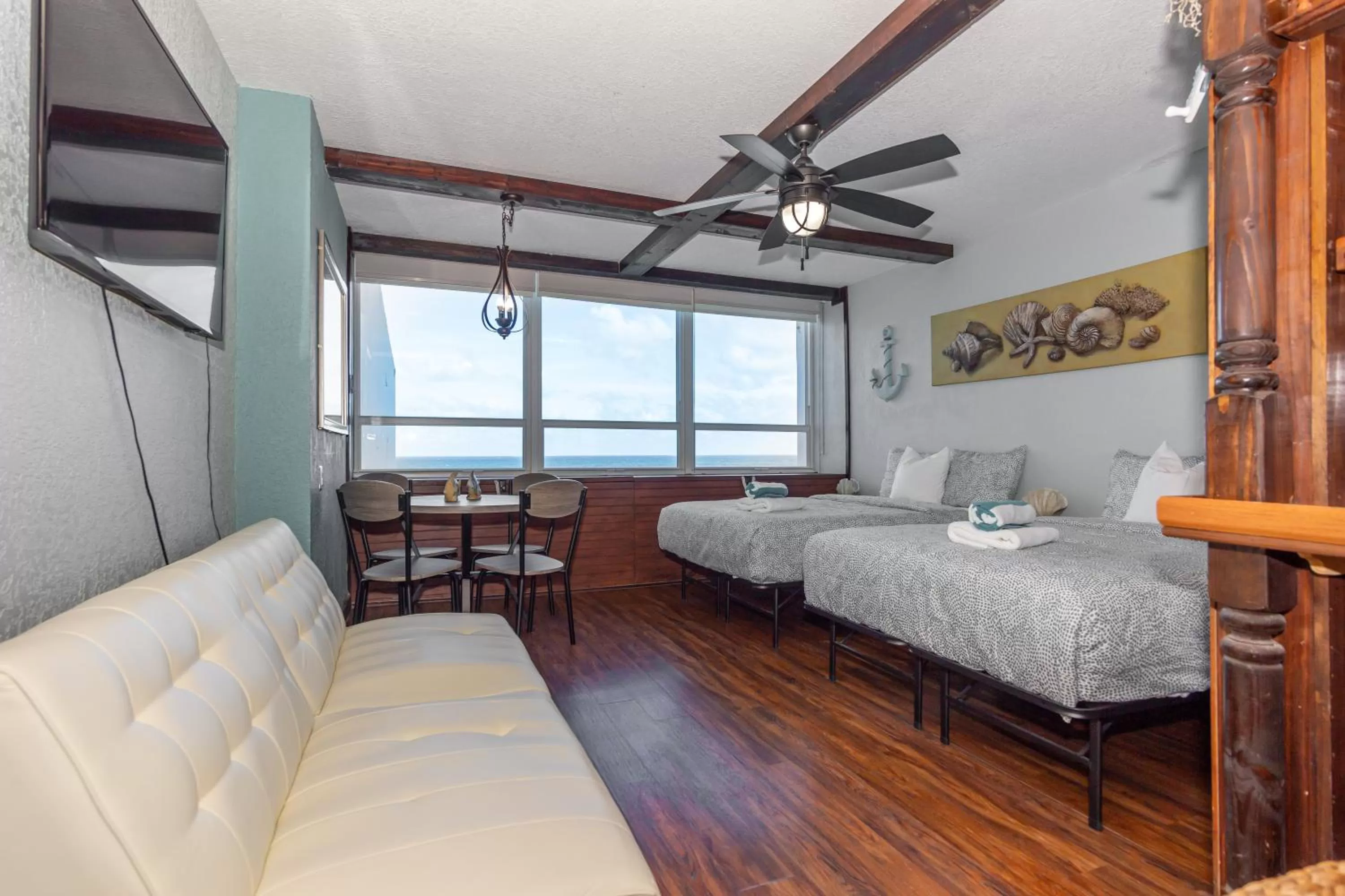 Suite in Girasole Rentals