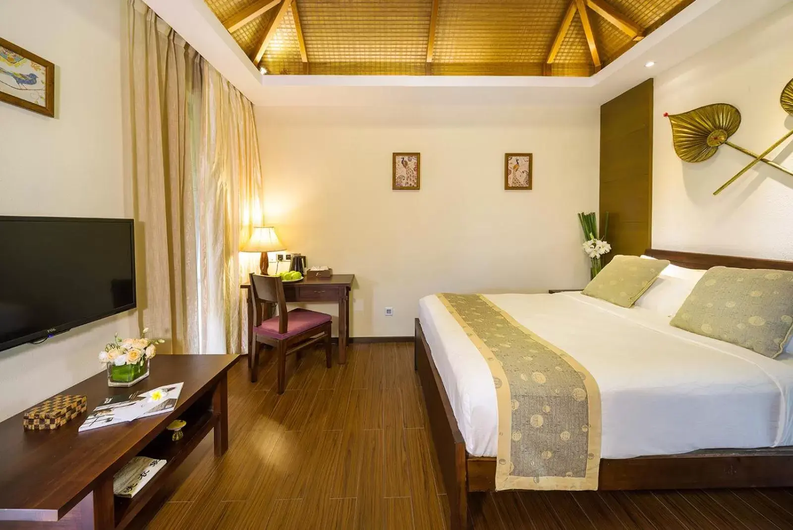 Bed in Sanya Yalong Bay Villas & Spa