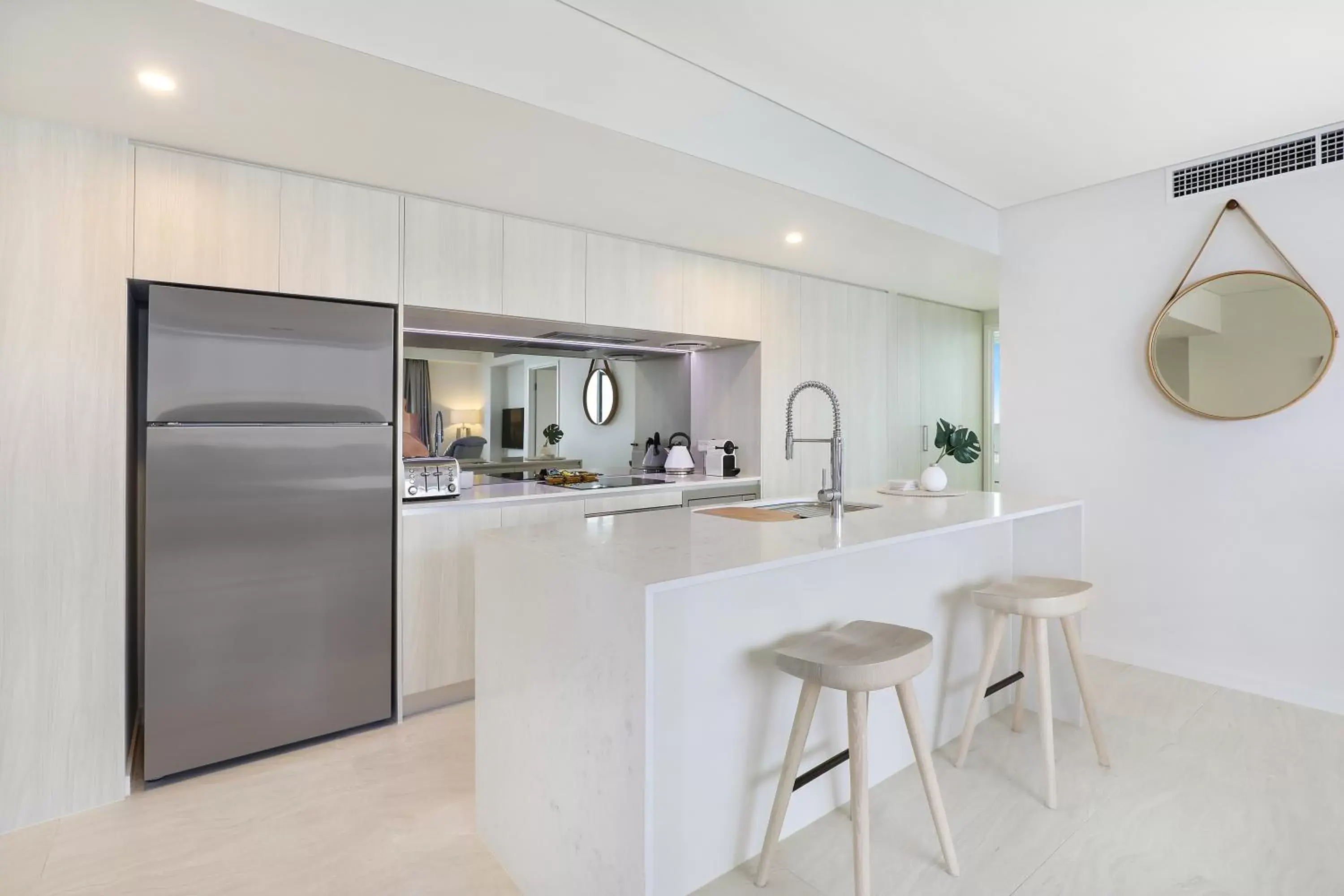 Coffee/tea facilities, Kitchen/Kitchenette in Breeze Mooloolaba, Ascend Hotel Collection