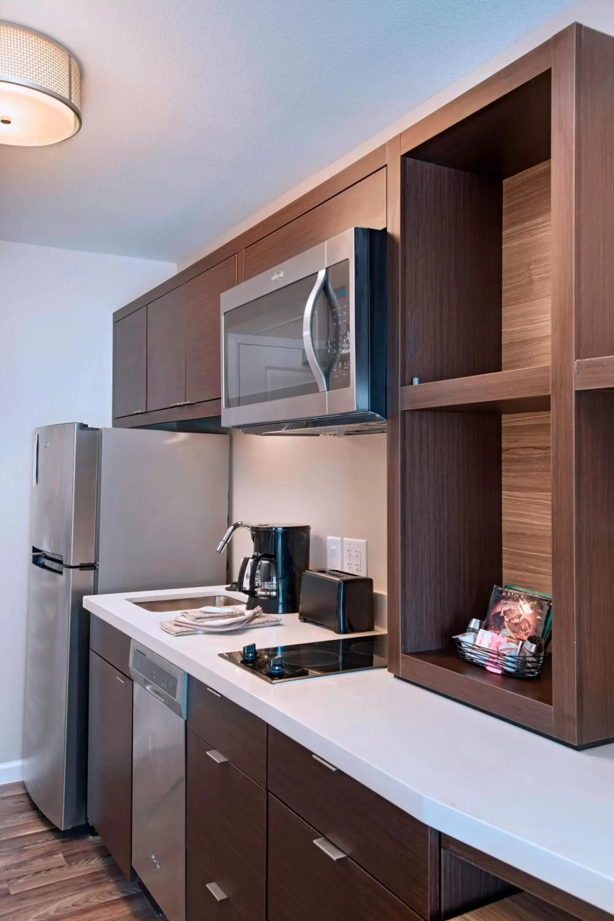 Kitchen or kitchenette, Kitchen/Kitchenette in TownePlace Suites by Marriott Lakeland