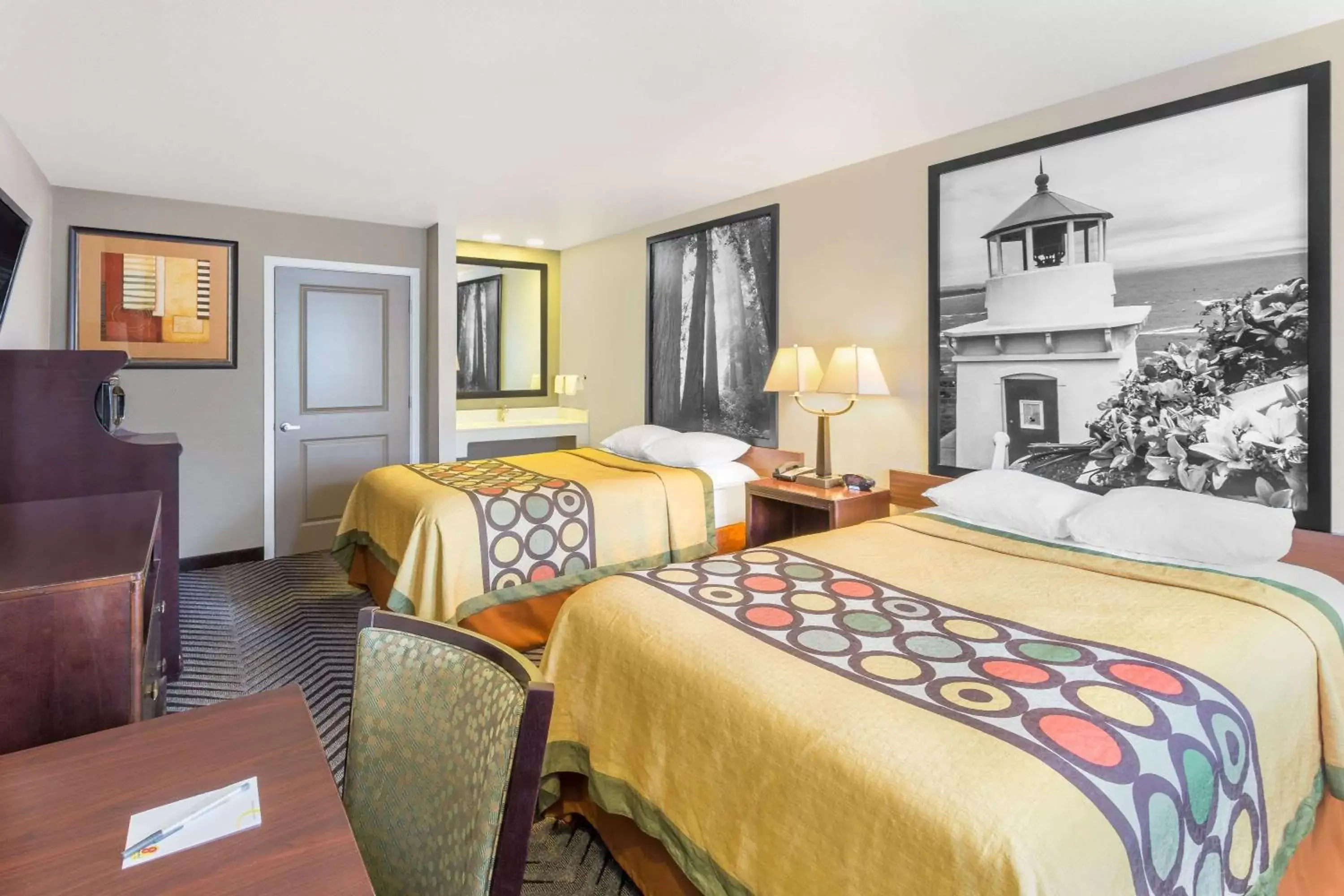 Photo of the whole room, Bed in Super 8 by Wyndham Fortuna Photo of the whole room, Bed in Super 8 by Wyndham Fortuna