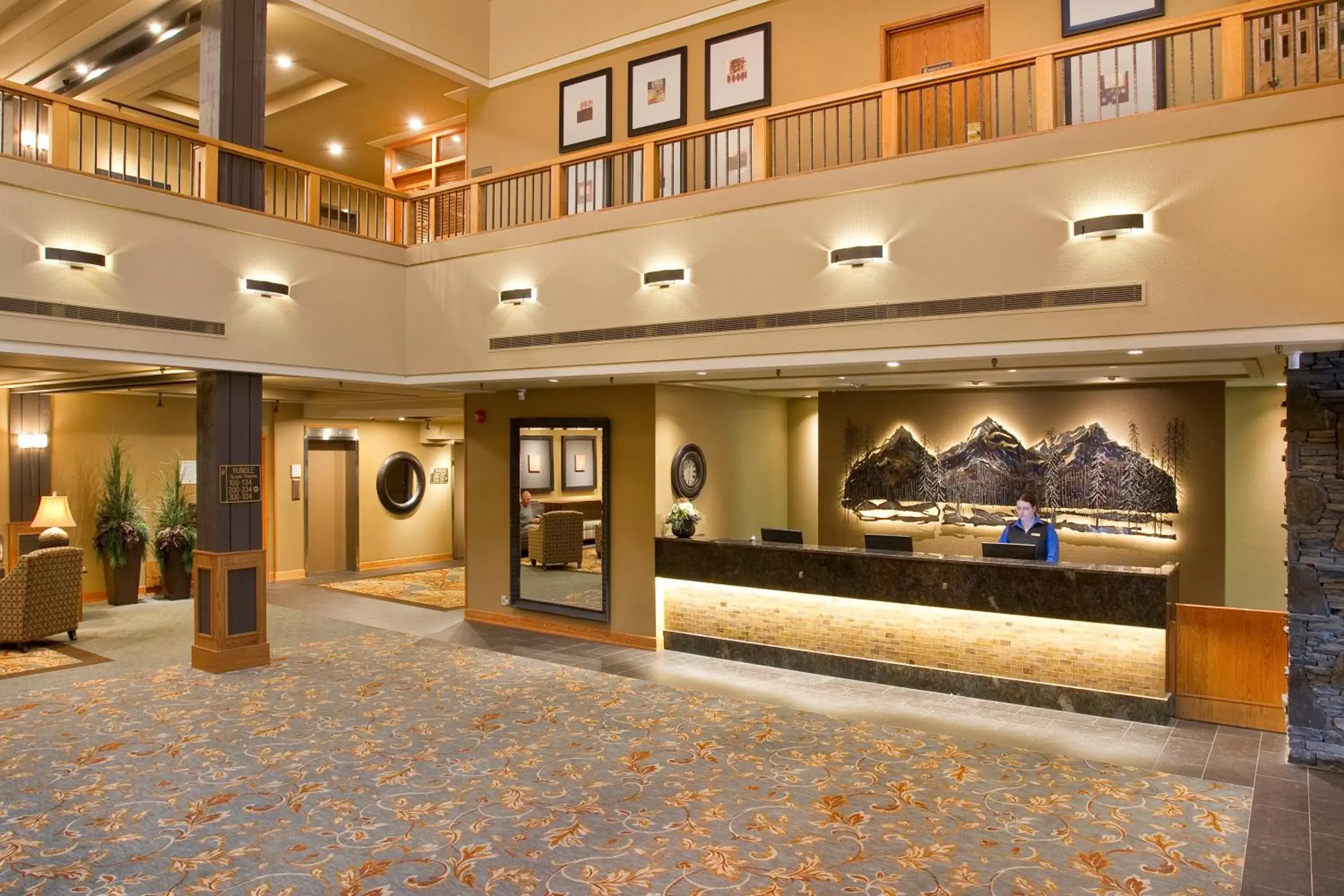 Lobby or reception in Banff Park Lodge