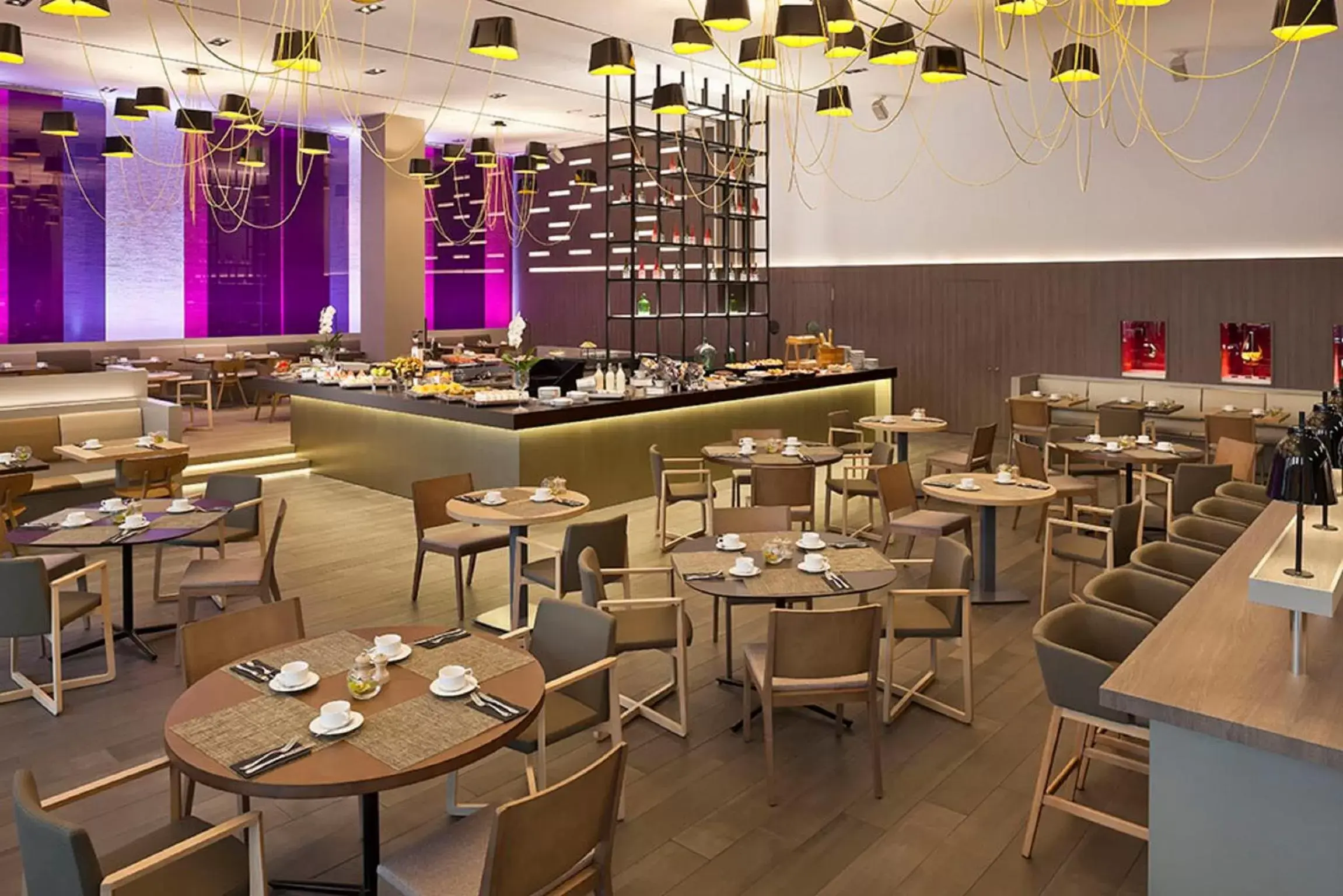 Food and drinks, Restaurant/Places to Eat in The Level at Melia Barcelona Sky