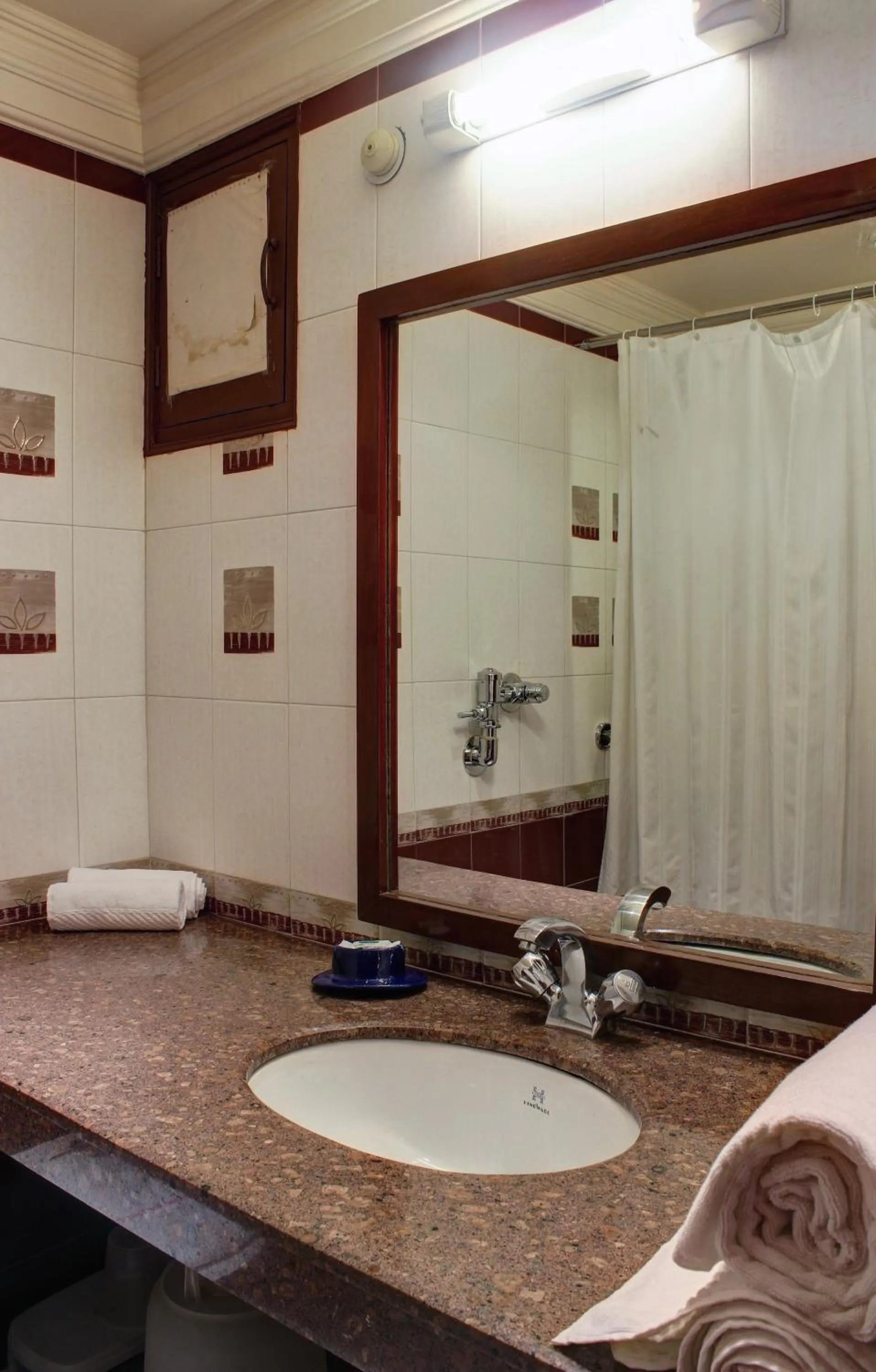 Bathroom in Palace On Ganges - Heritage Hotel