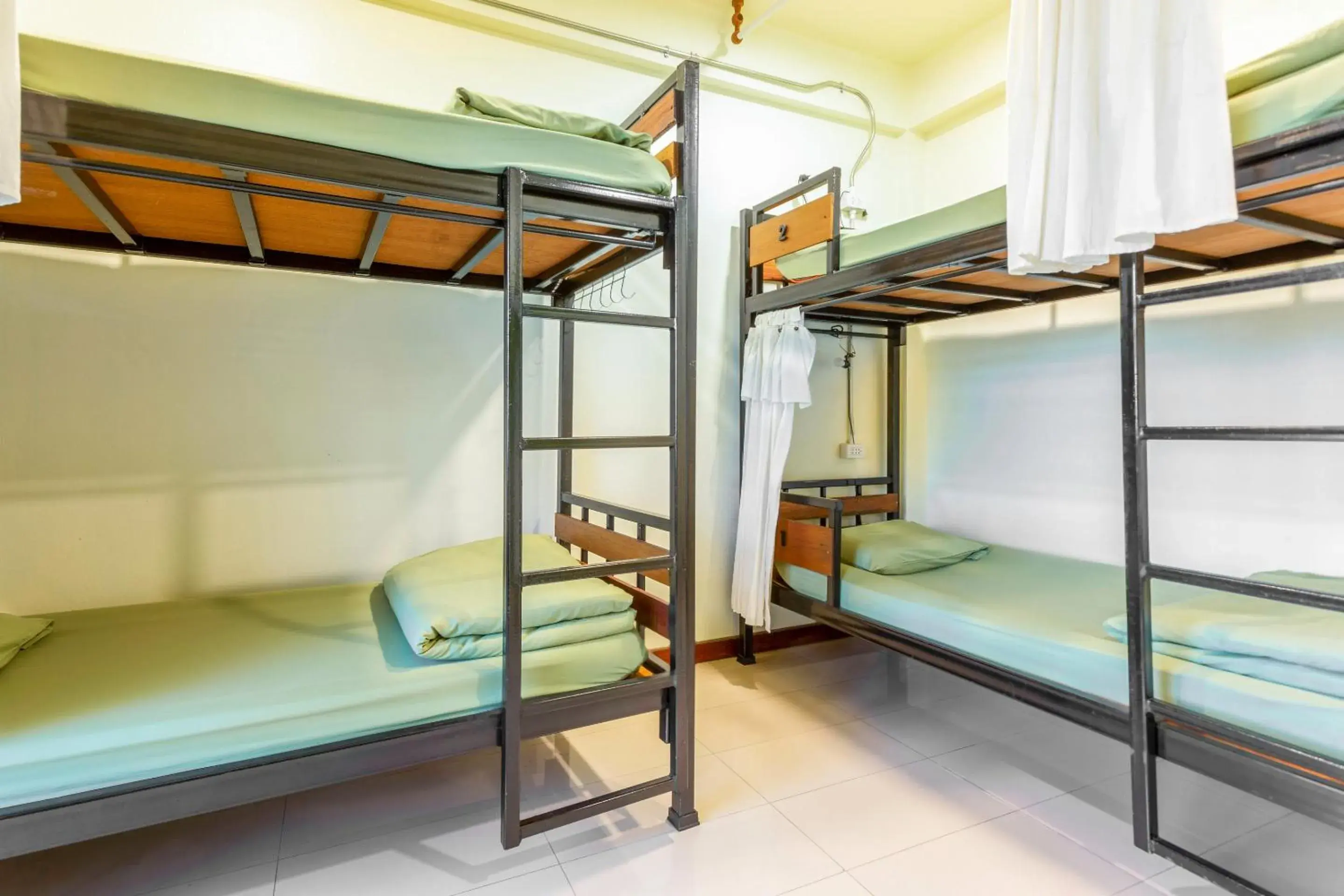 Bedroom, Bunk Bed in OYO 928 Leaf Hostel