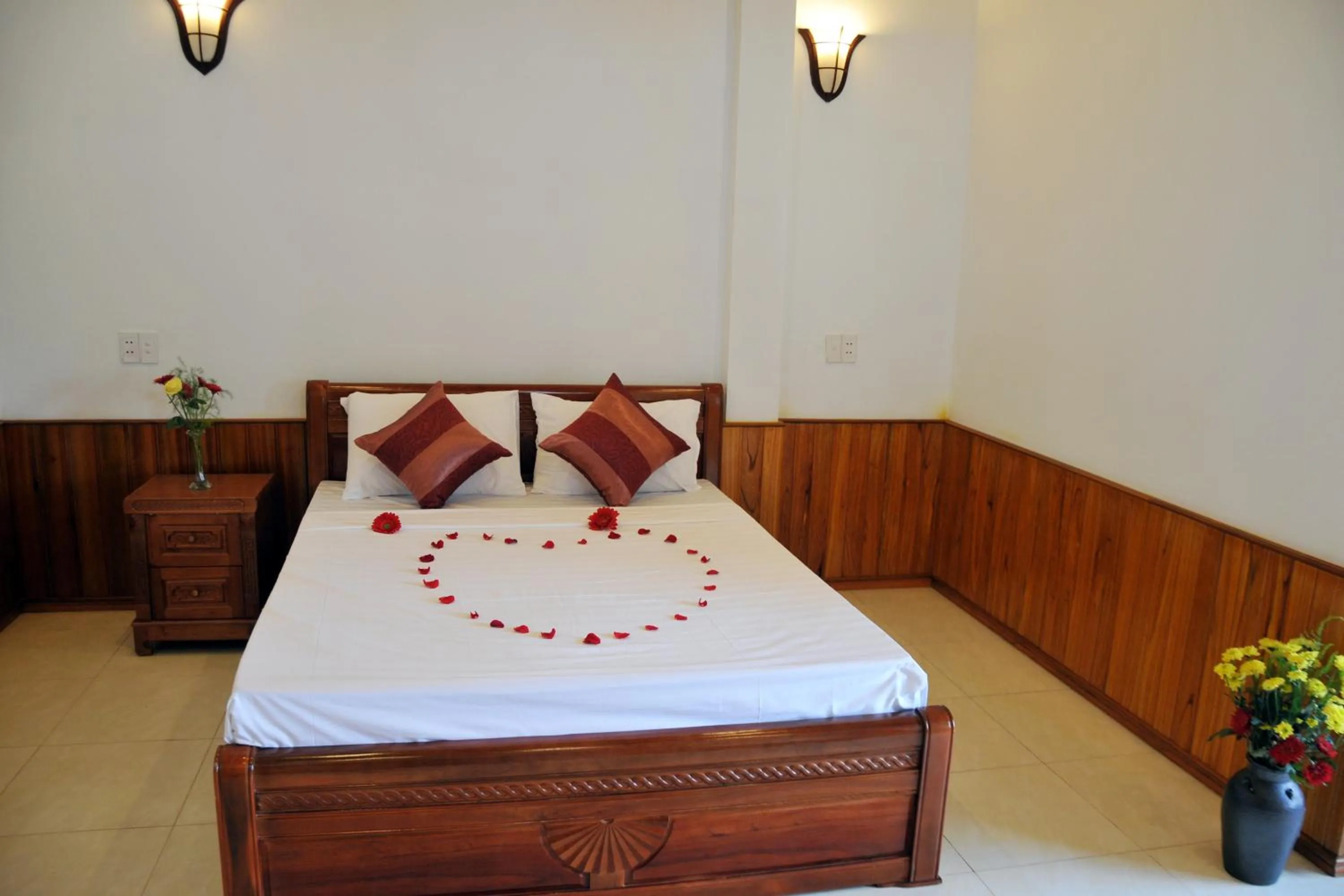 Decorative detail, Bed in Seaside An Bang Homestay