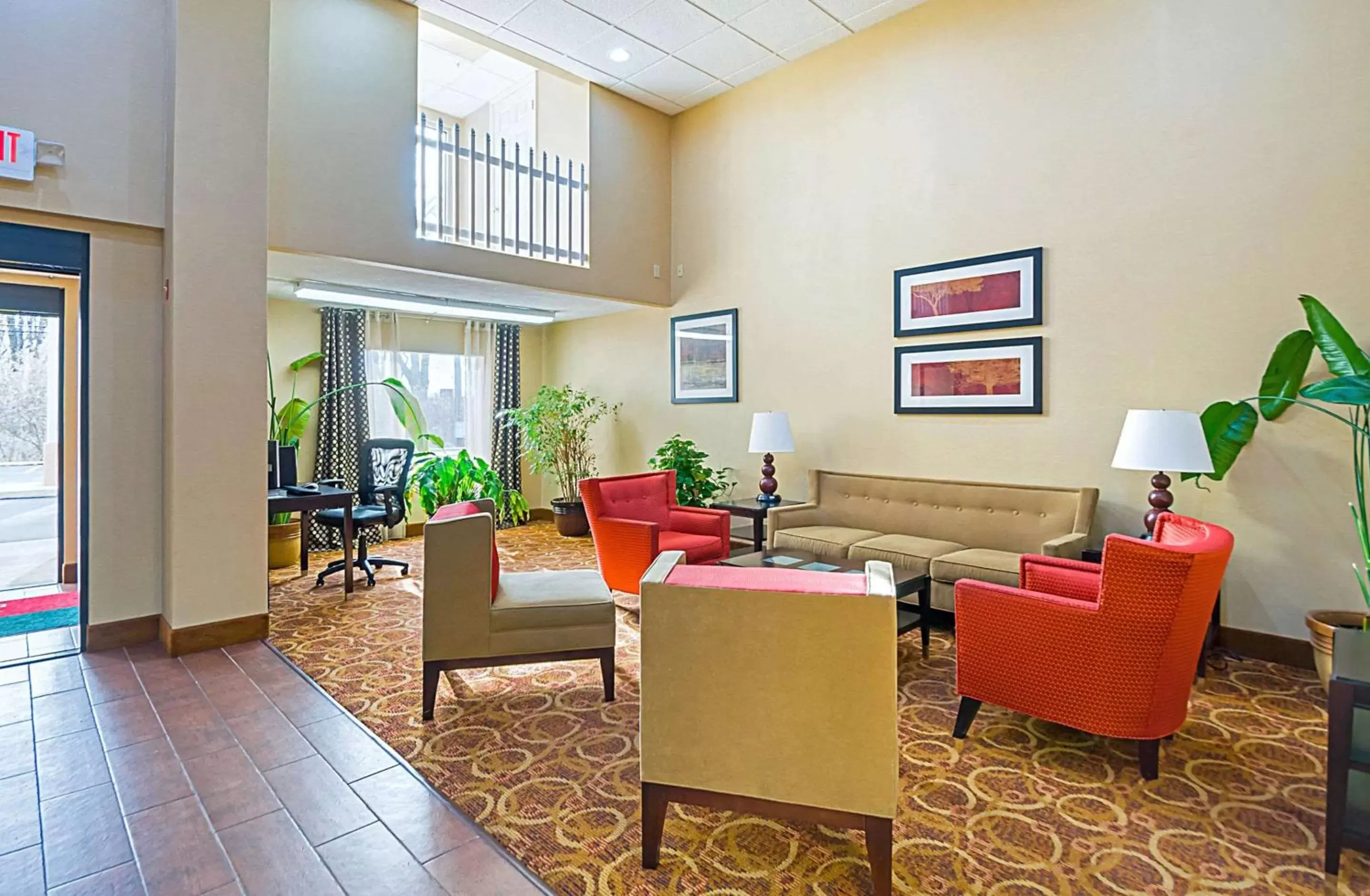 Lobby or reception, Lounge/Bar in Quality Inn & Suites Hagerstown