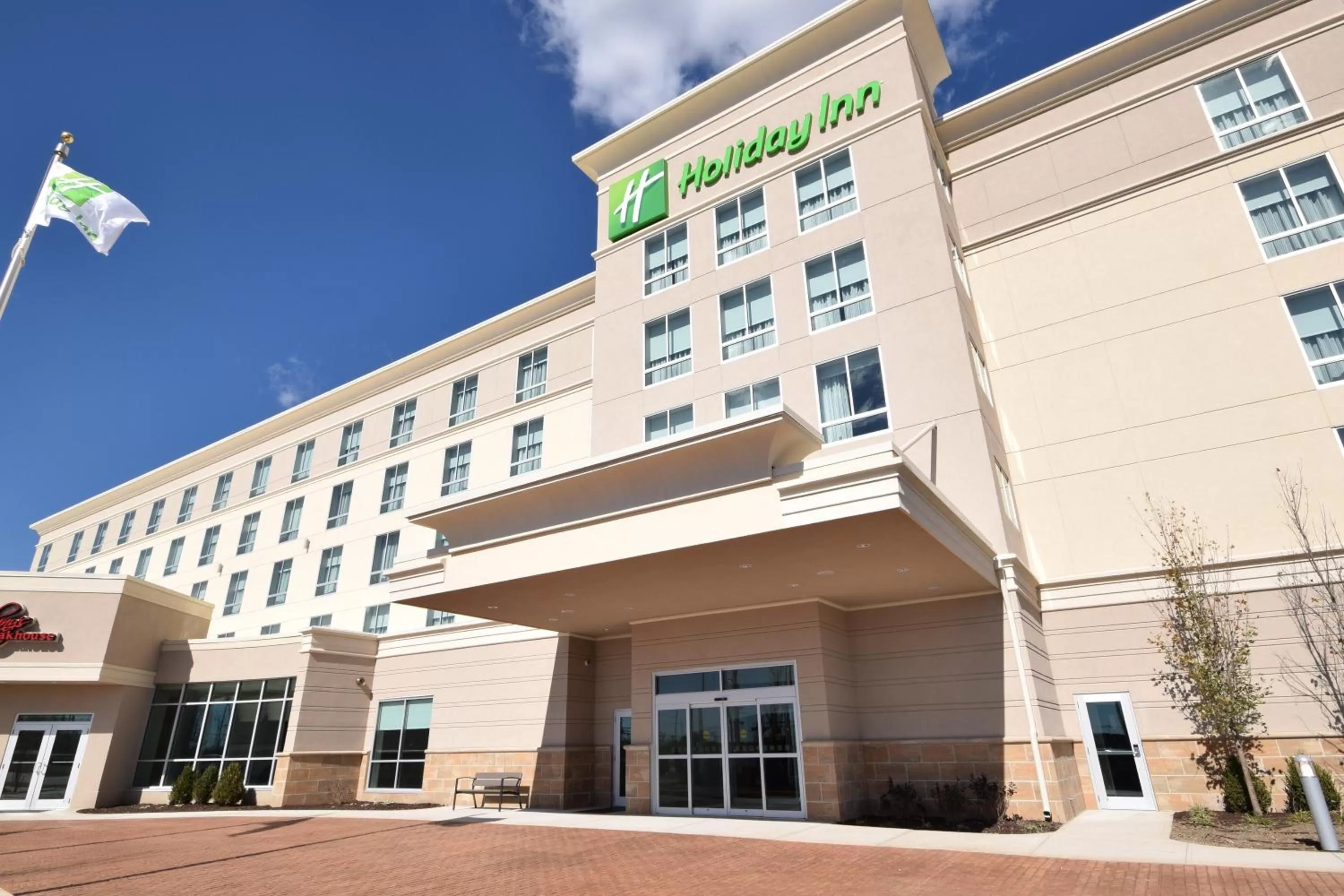 Property building in Holiday Inn Cincinnati North West Chester by IHG