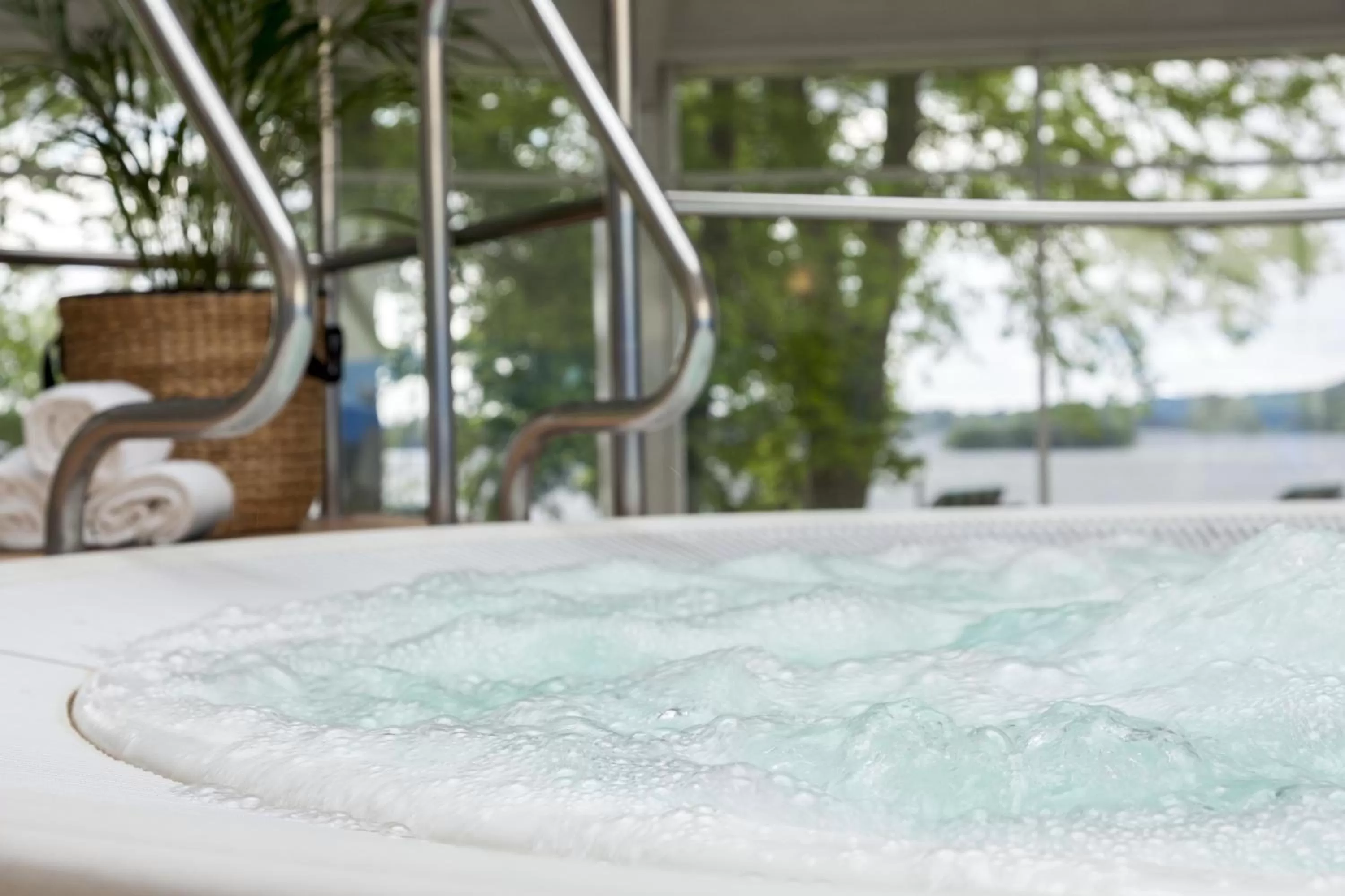 Hot Tub in Hotel Dieksee - Collection by Ligula