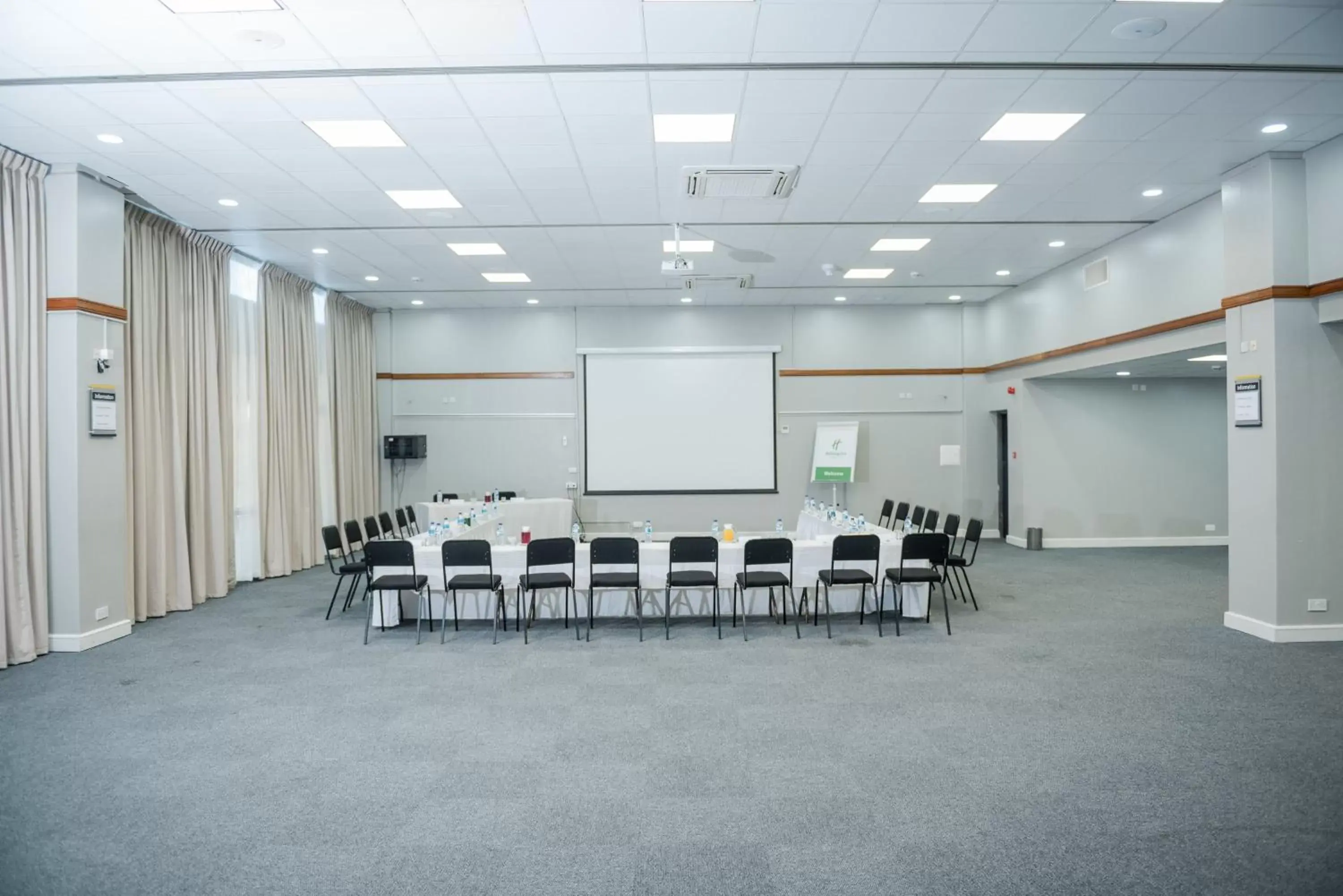 Meeting/conference room in Holiday Inn - Mutare, an IHG Hotel