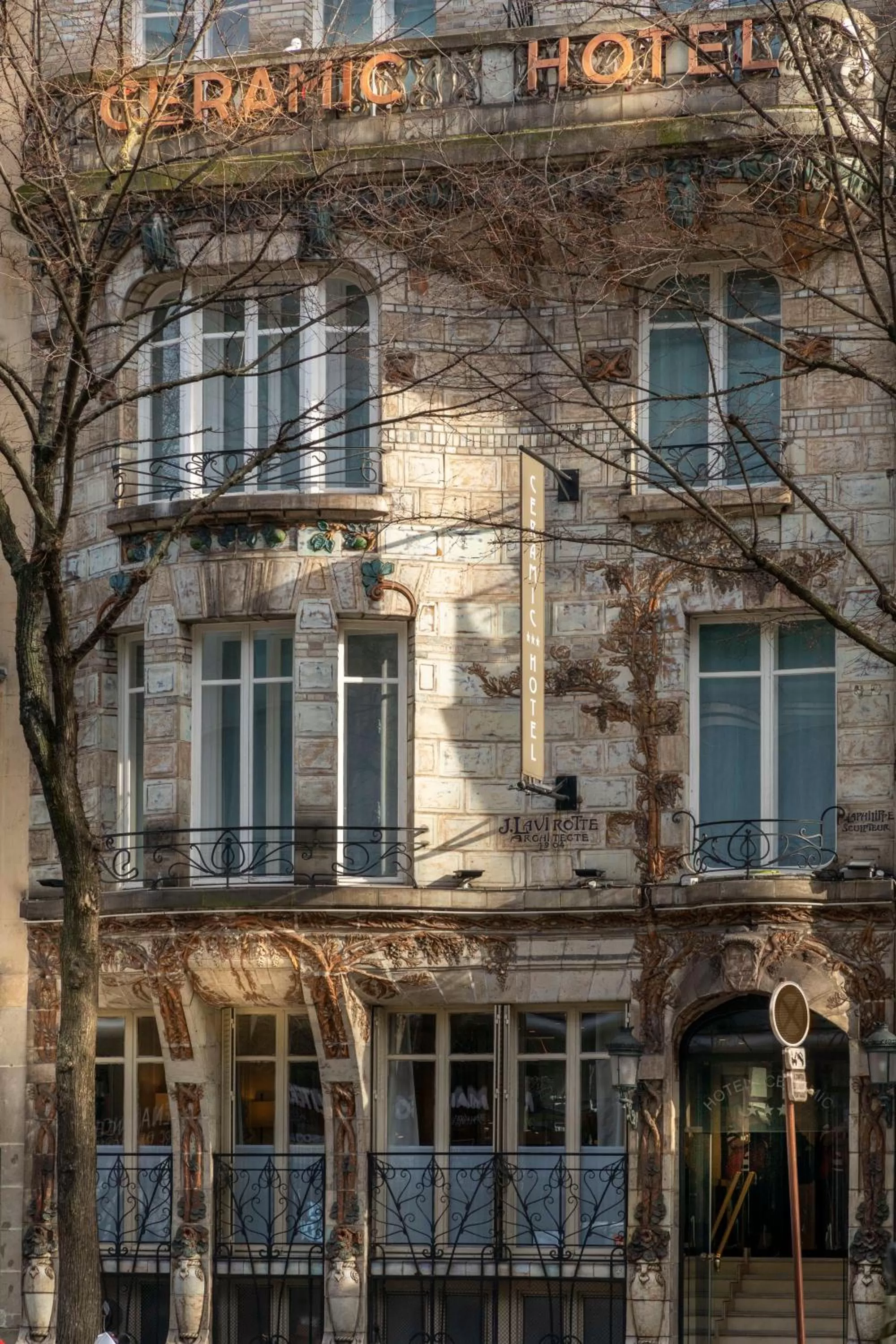 Property building in Elysées Ceramic