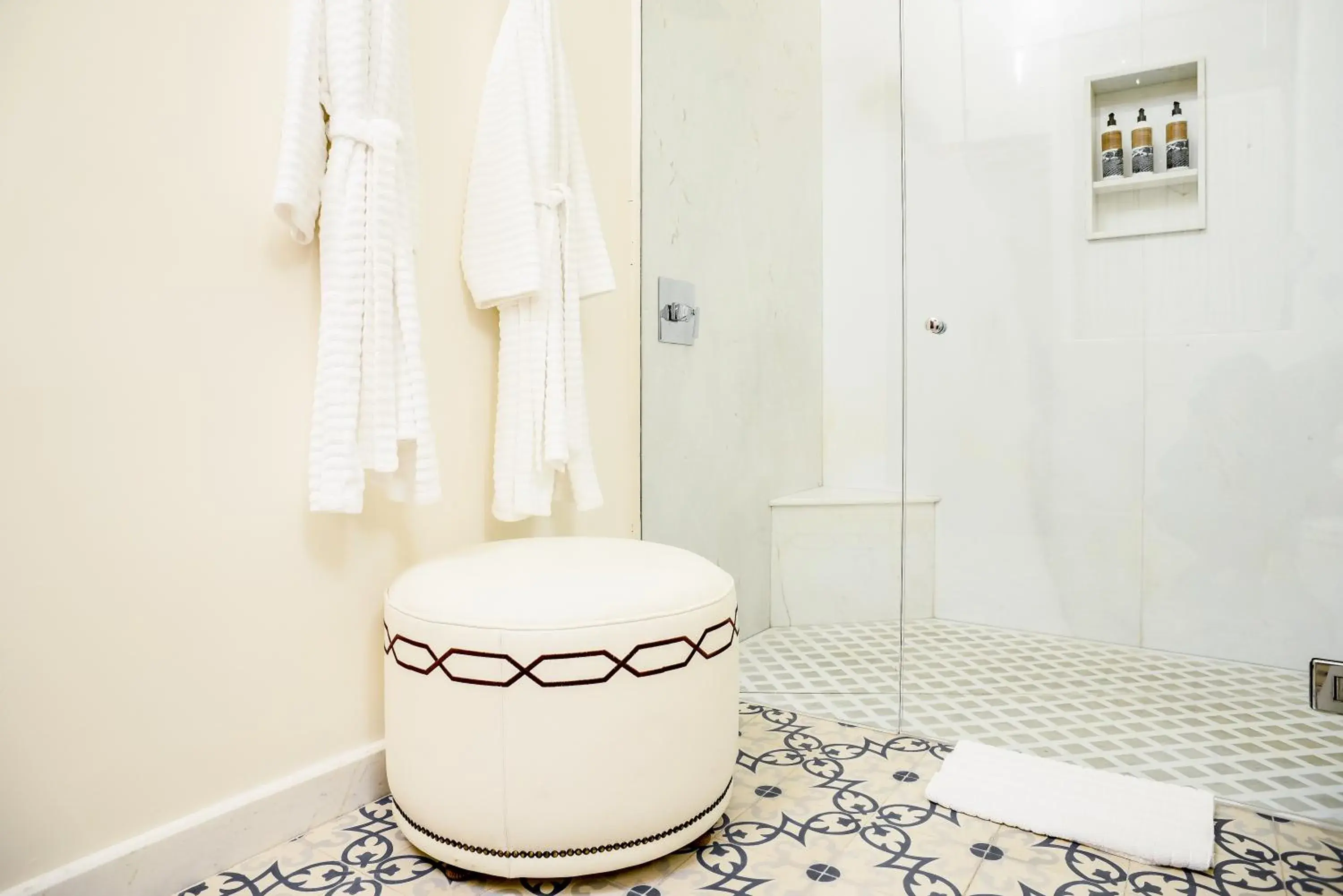 towels, Bathroom in HOTEL CASA BLANCA 7